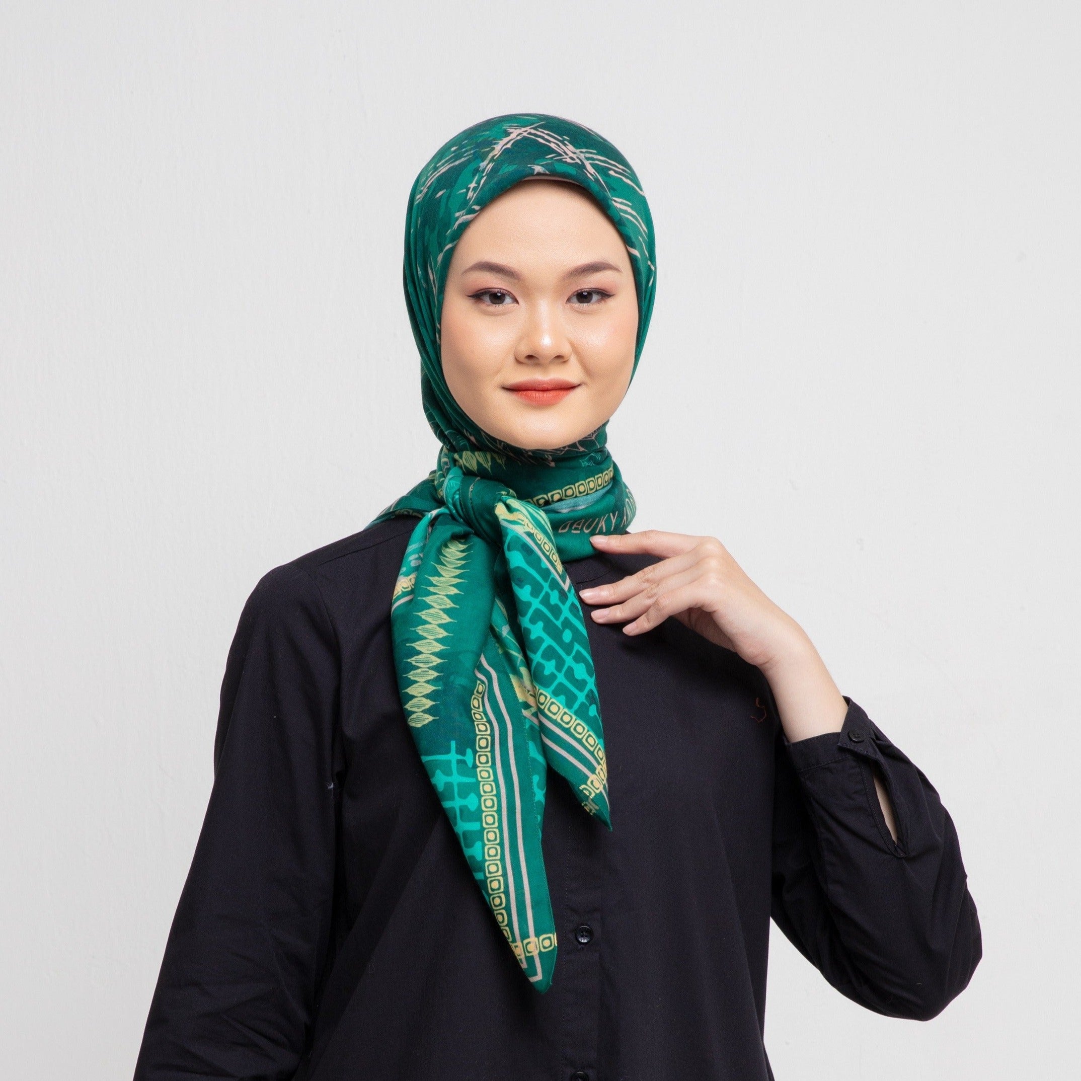 Thin Fleur Premium Scarf