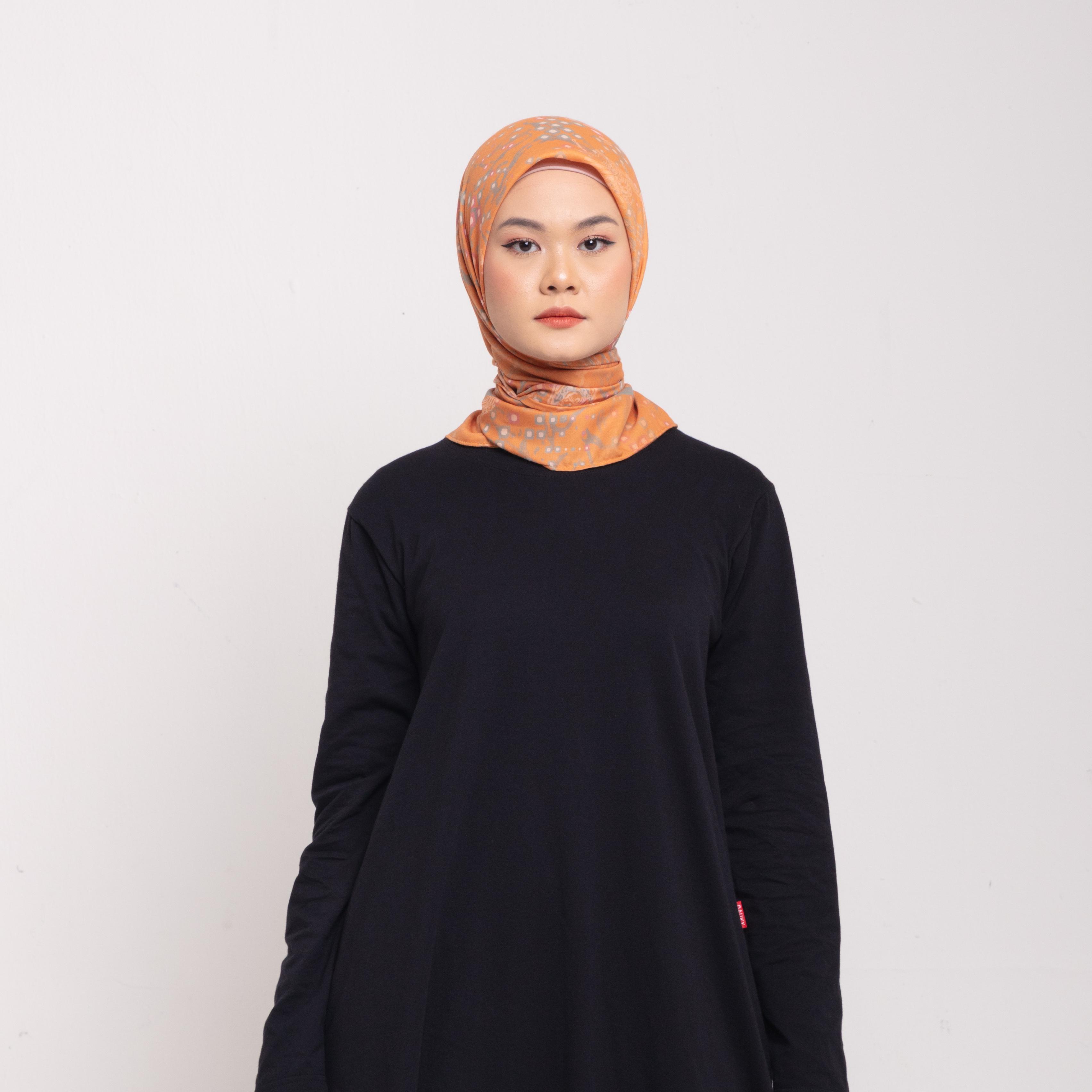 Dauky Hijab Segiempat Fleur Scarf - Orange