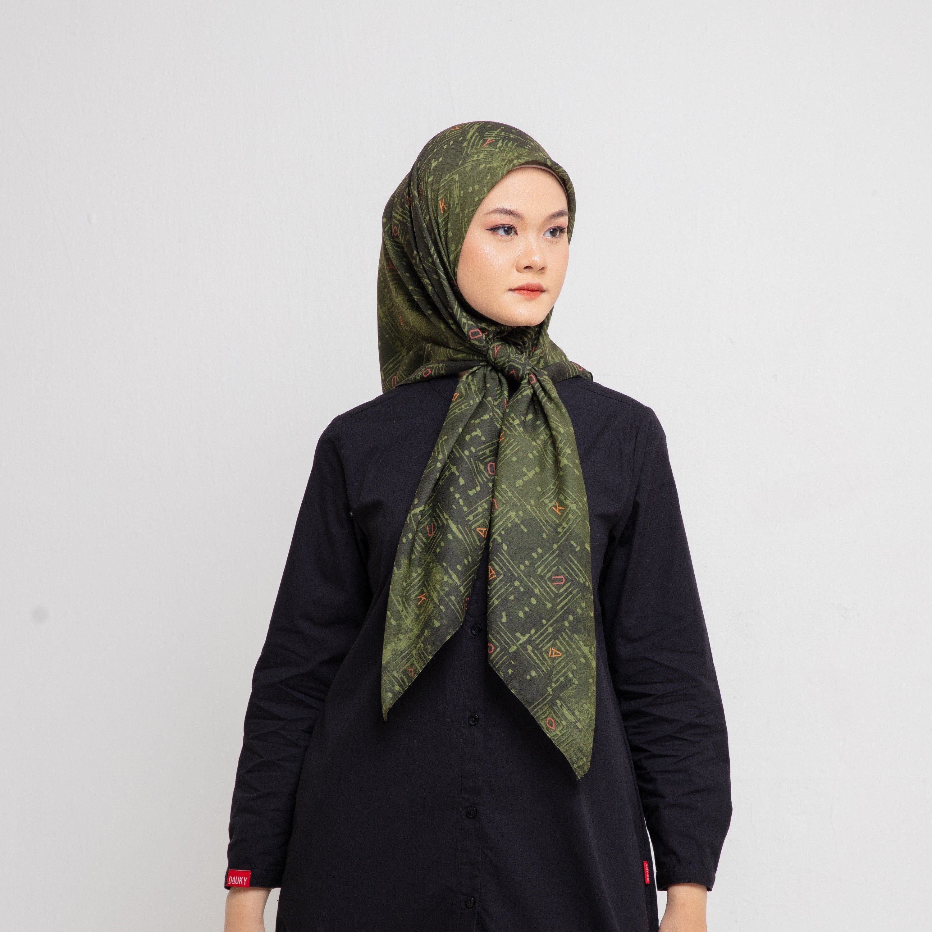Dauky Hijab Segiempat Square Line Scarf - Hijau