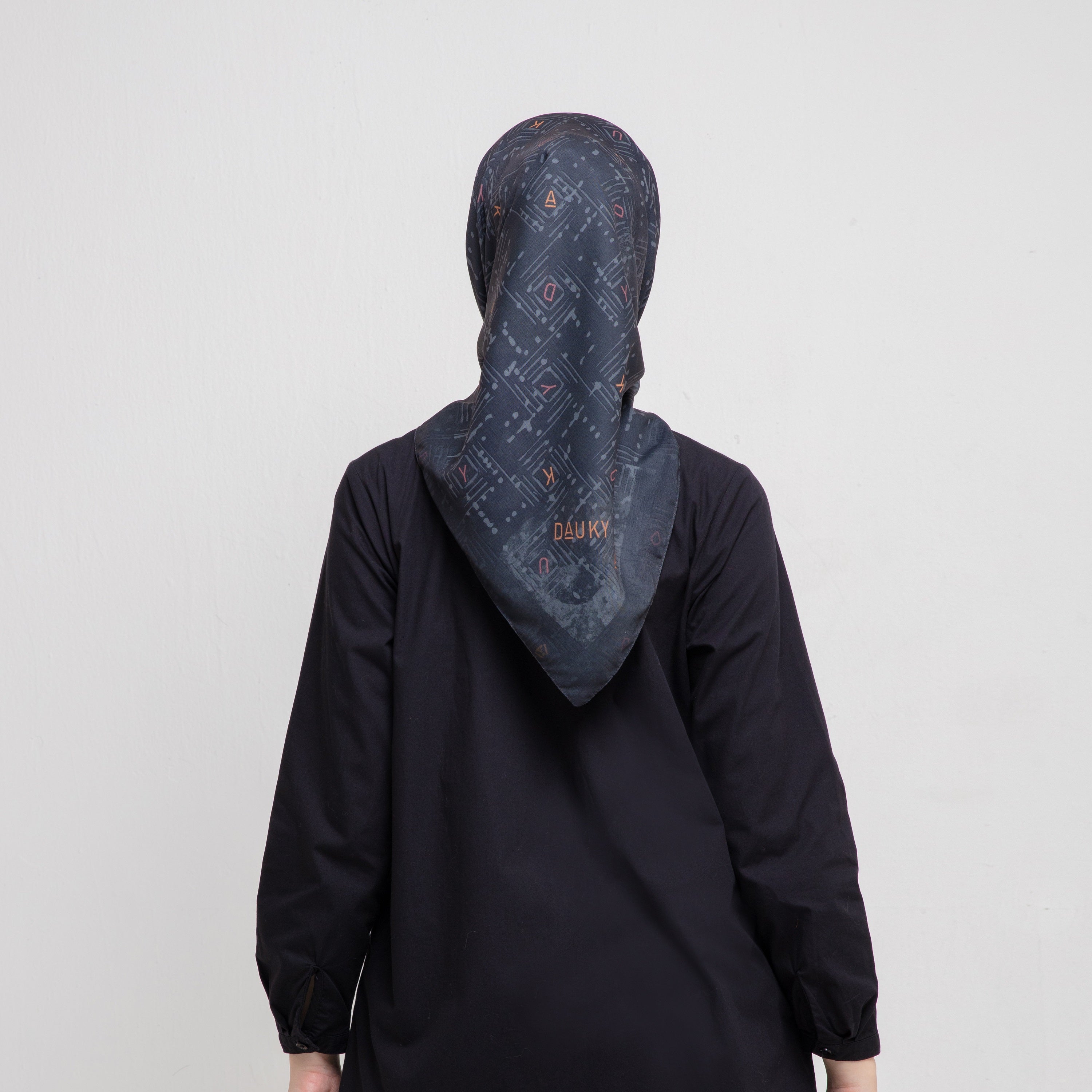Dauky Hijab Segiempat Square Line Scarf - Navy