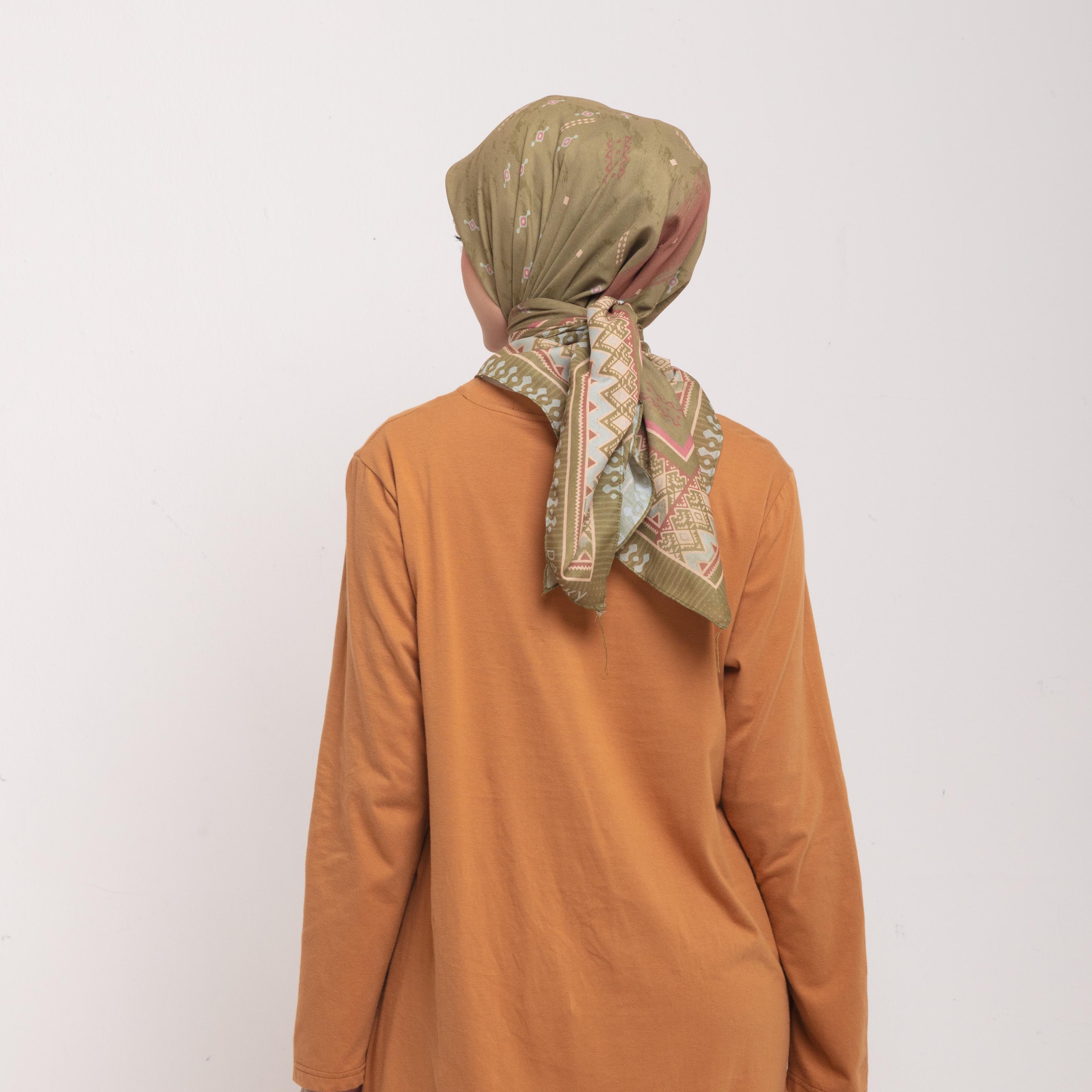 Dauky Hijab Segiempat Scales Scarf - Olive
