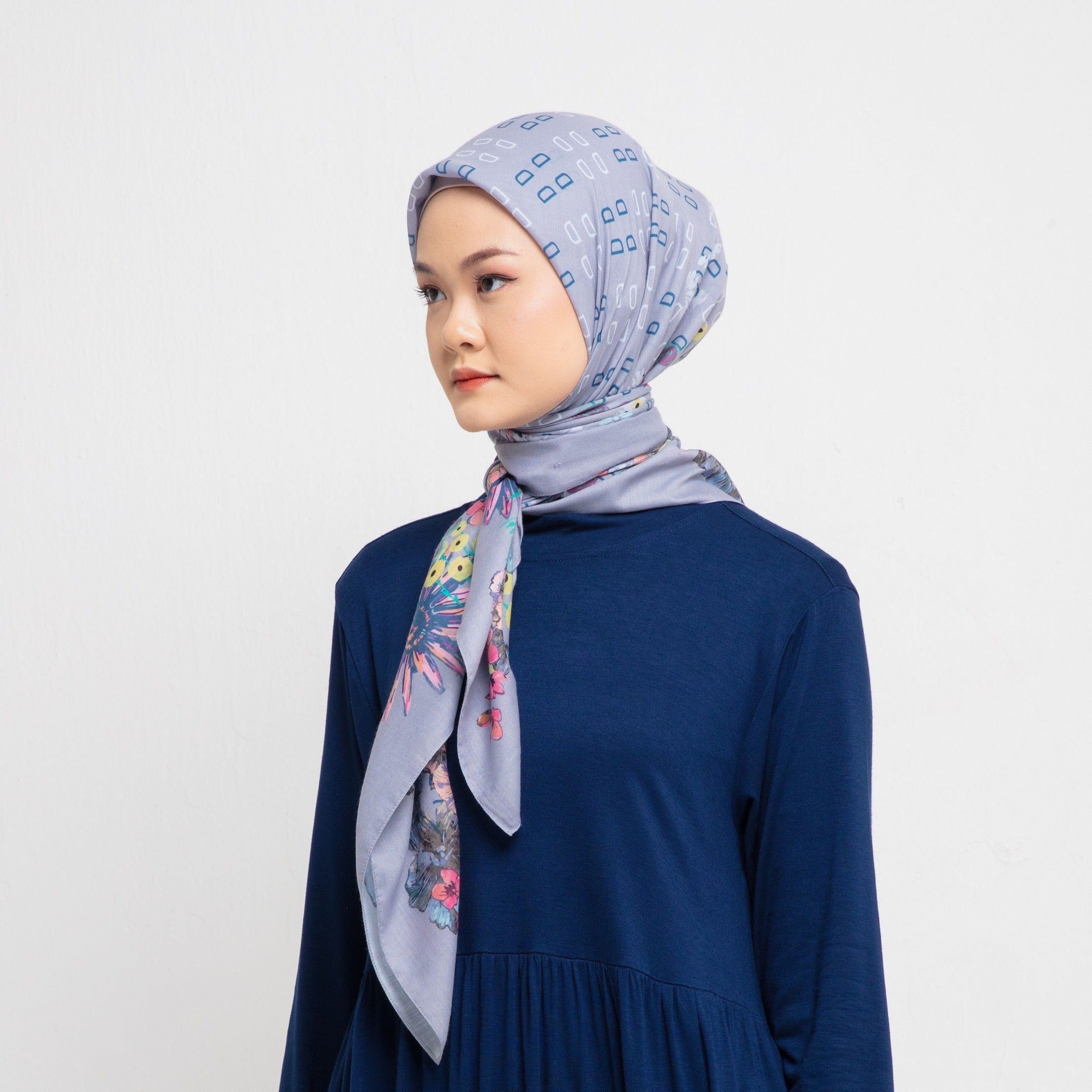Floral Pattern Premium Scarf - Grey