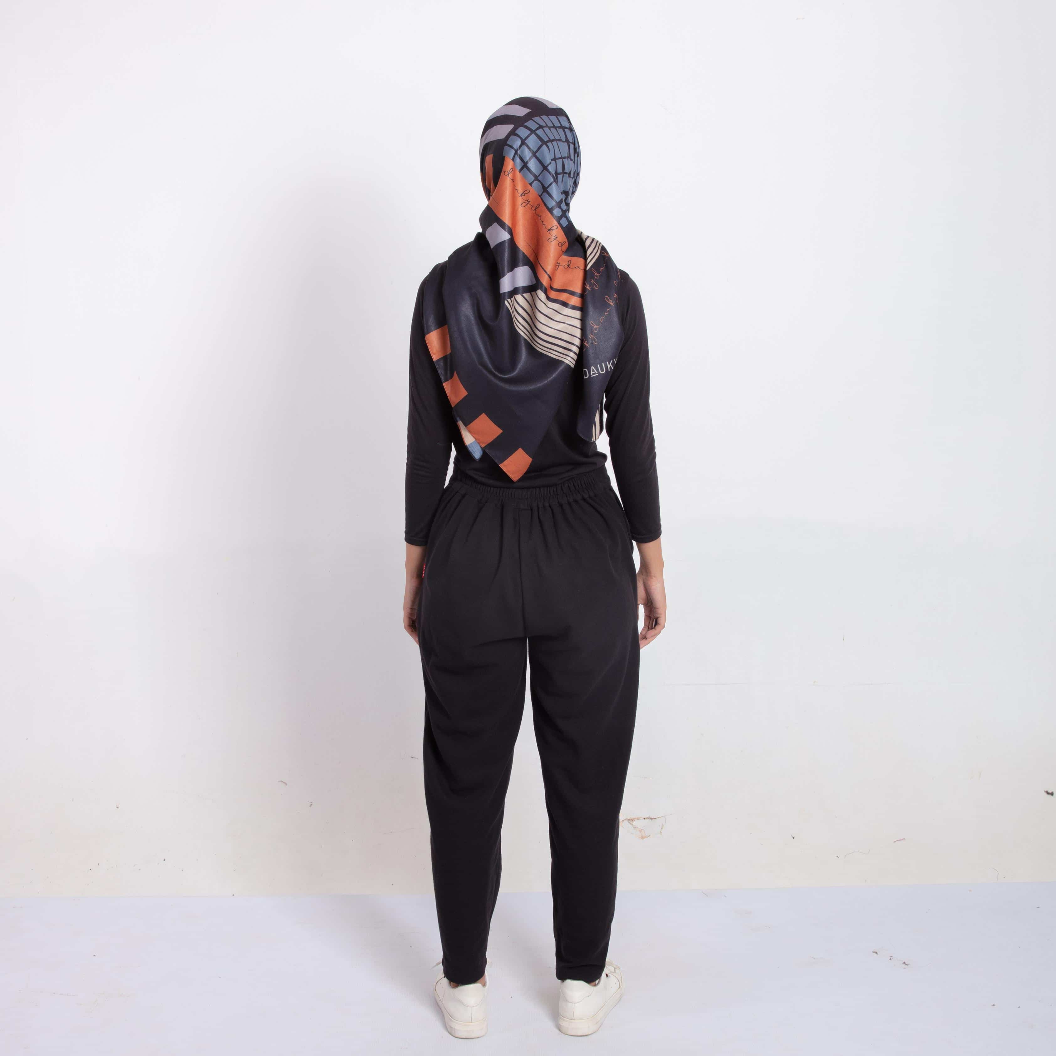 Palazzo Lacos - Hitam