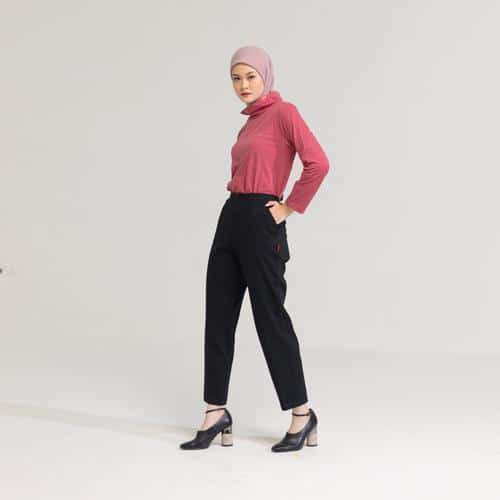 Straight Pants - Hitam
