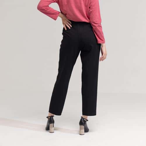 Straight Pants - Hitam
