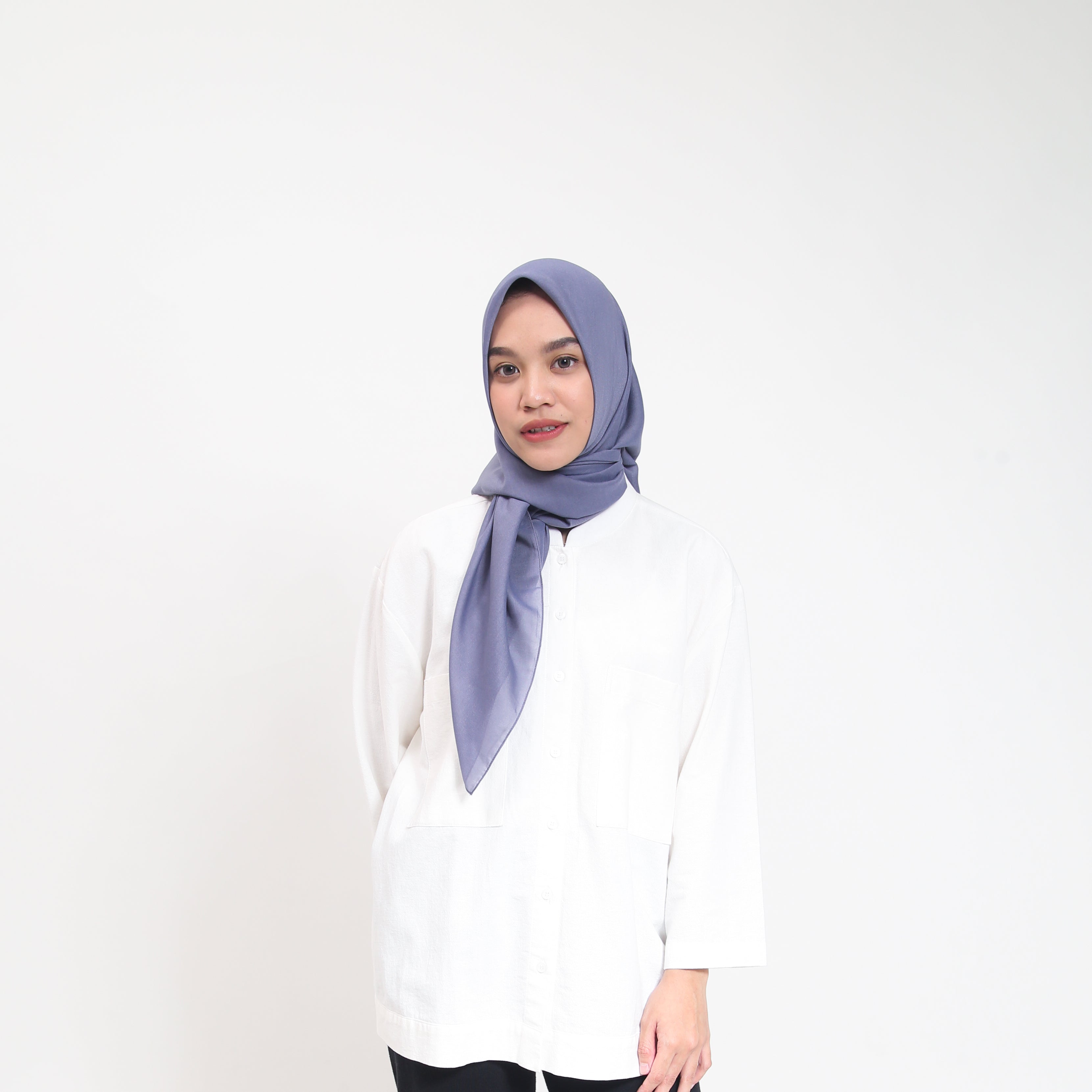 Dauky Jilbab Segi Empat Polos Voal Texture Plain Scarf - Blue Powder