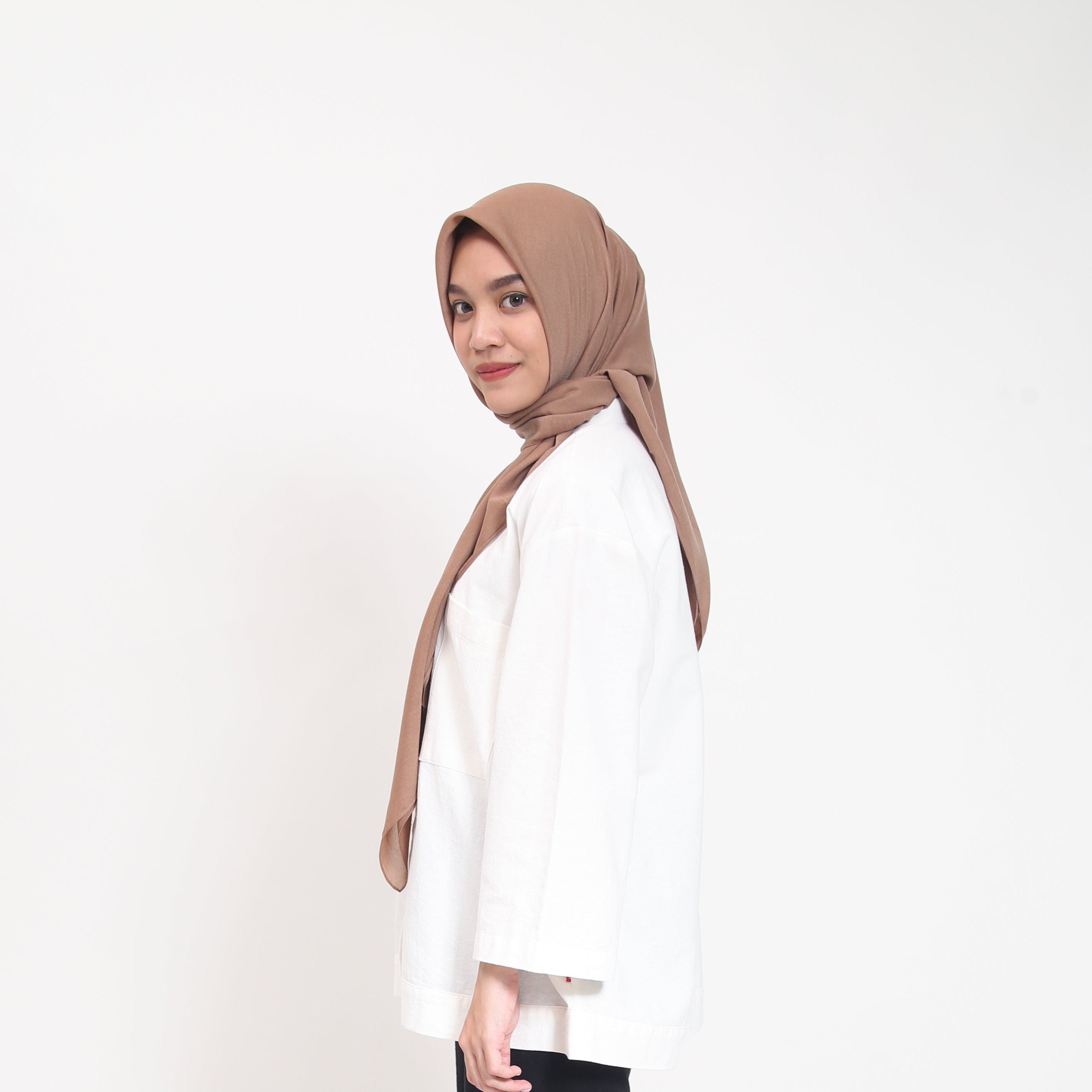 Dauky Jilbab Segi Empat Polos Voal Texture Plain Scarf - Dusty brown