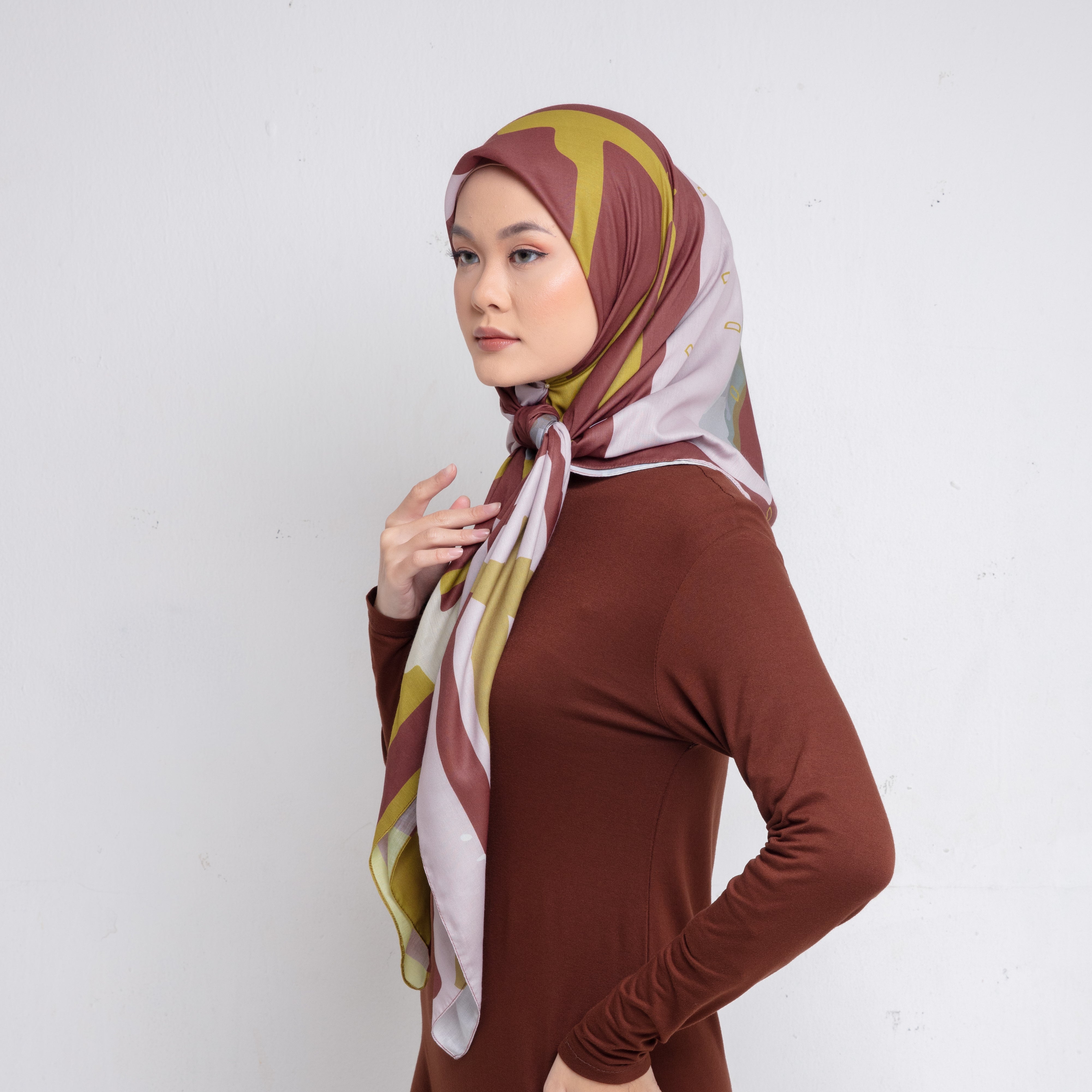 DAUKY Hijab Segiempat Buffalo Scarf