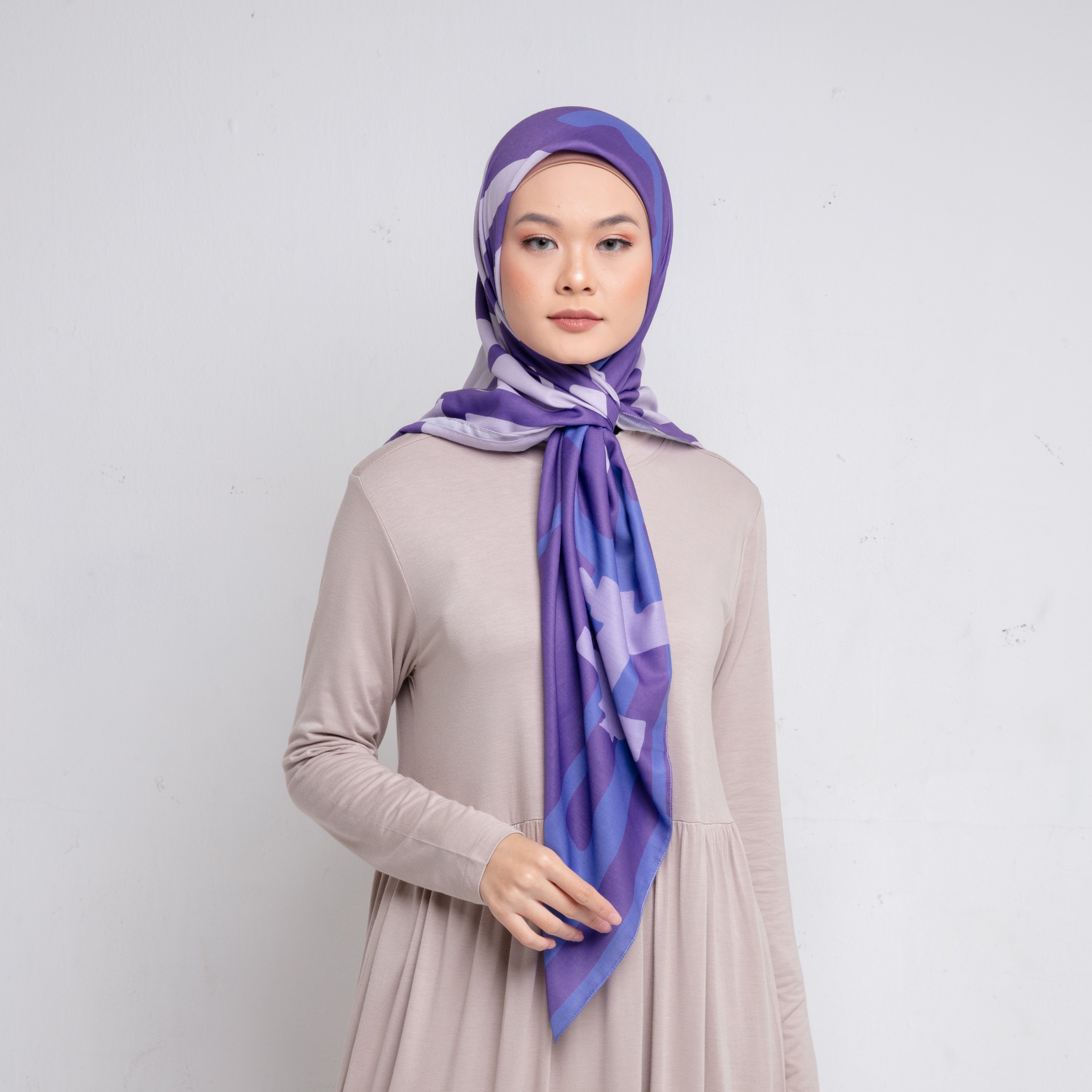 DAUKY Hijab Segiempat Buffalo Scarf