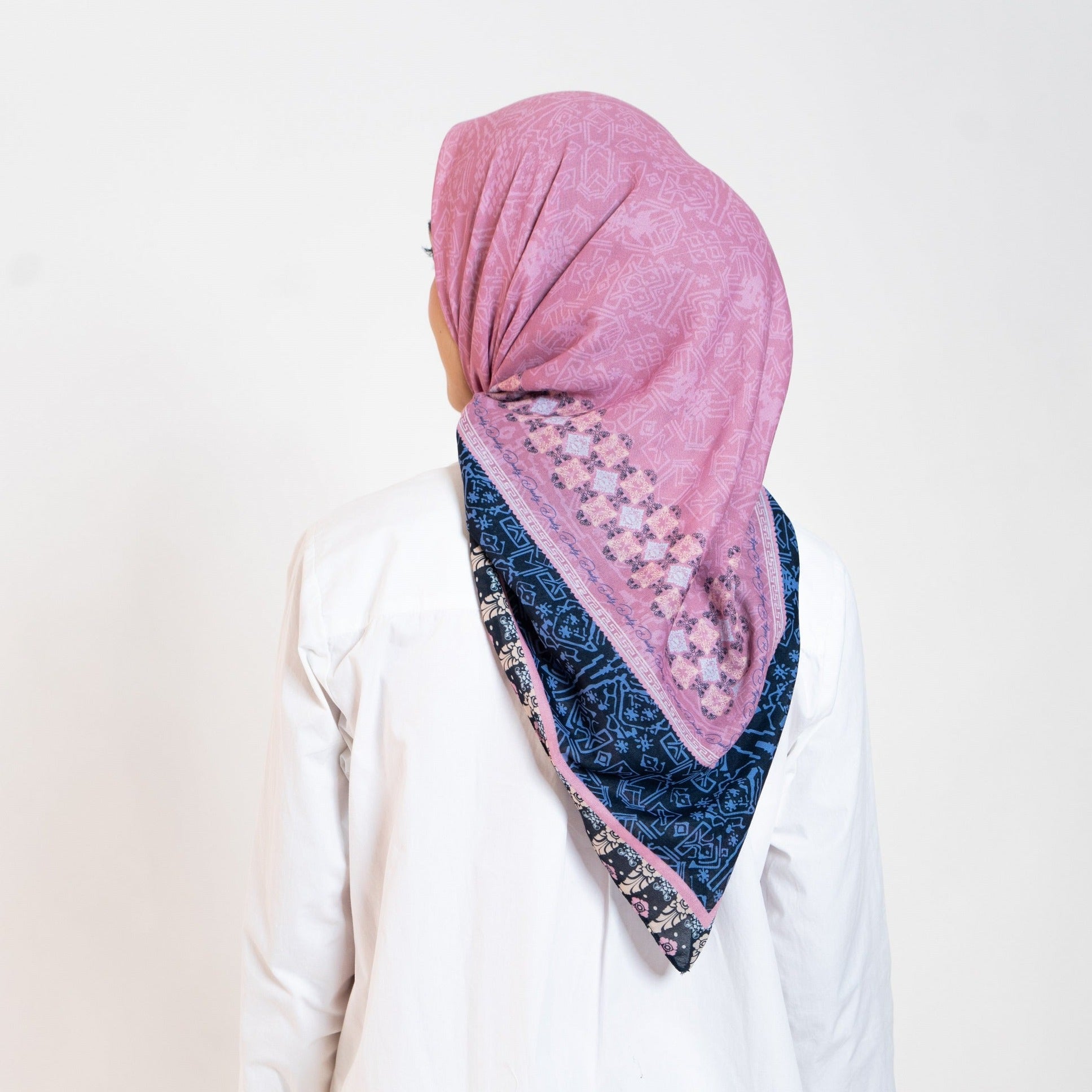 Dauky Scarf Endek Pattern Exotic Urban Collection - Pink