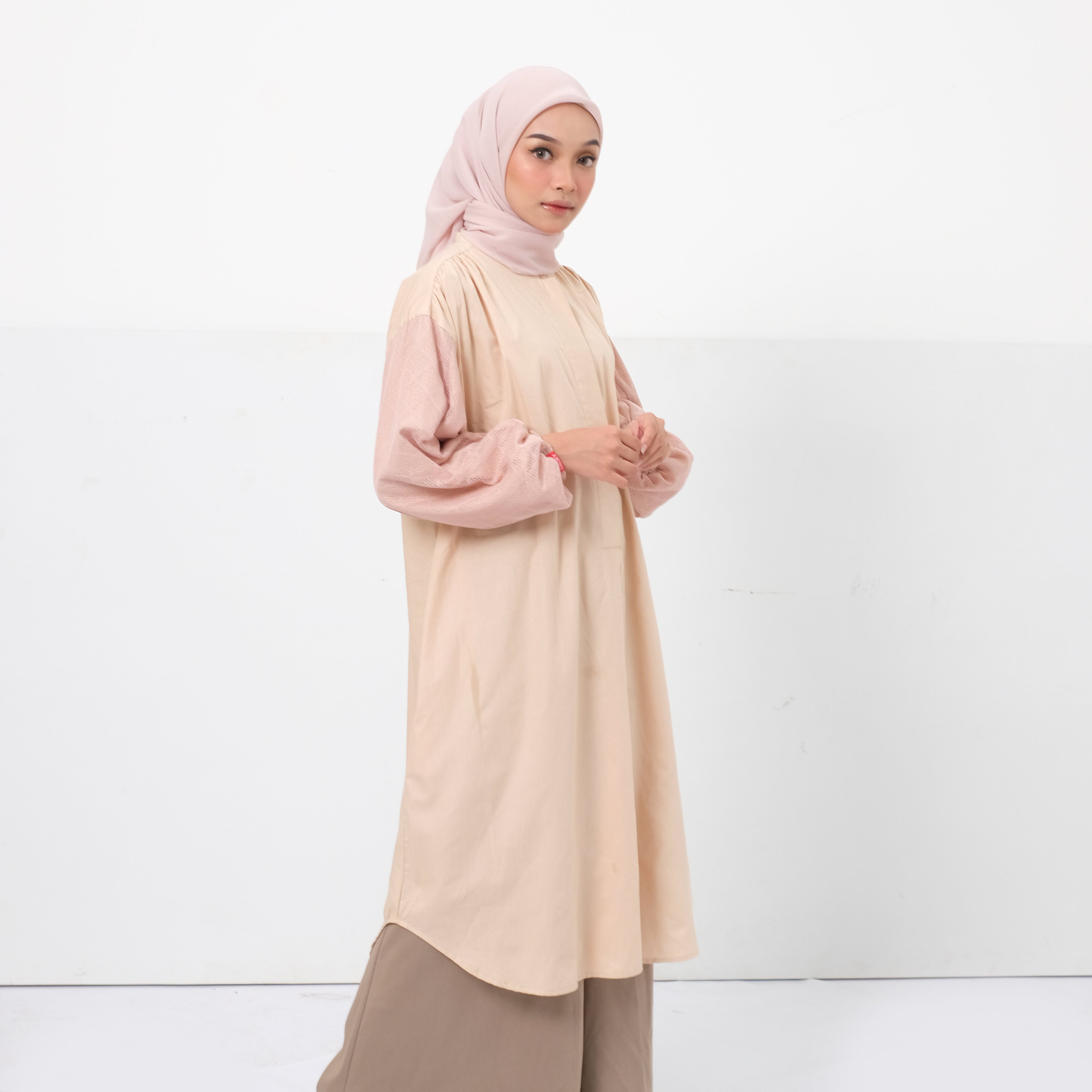 Dauky Atasan Wanita M Dress Lace Katun - Nude