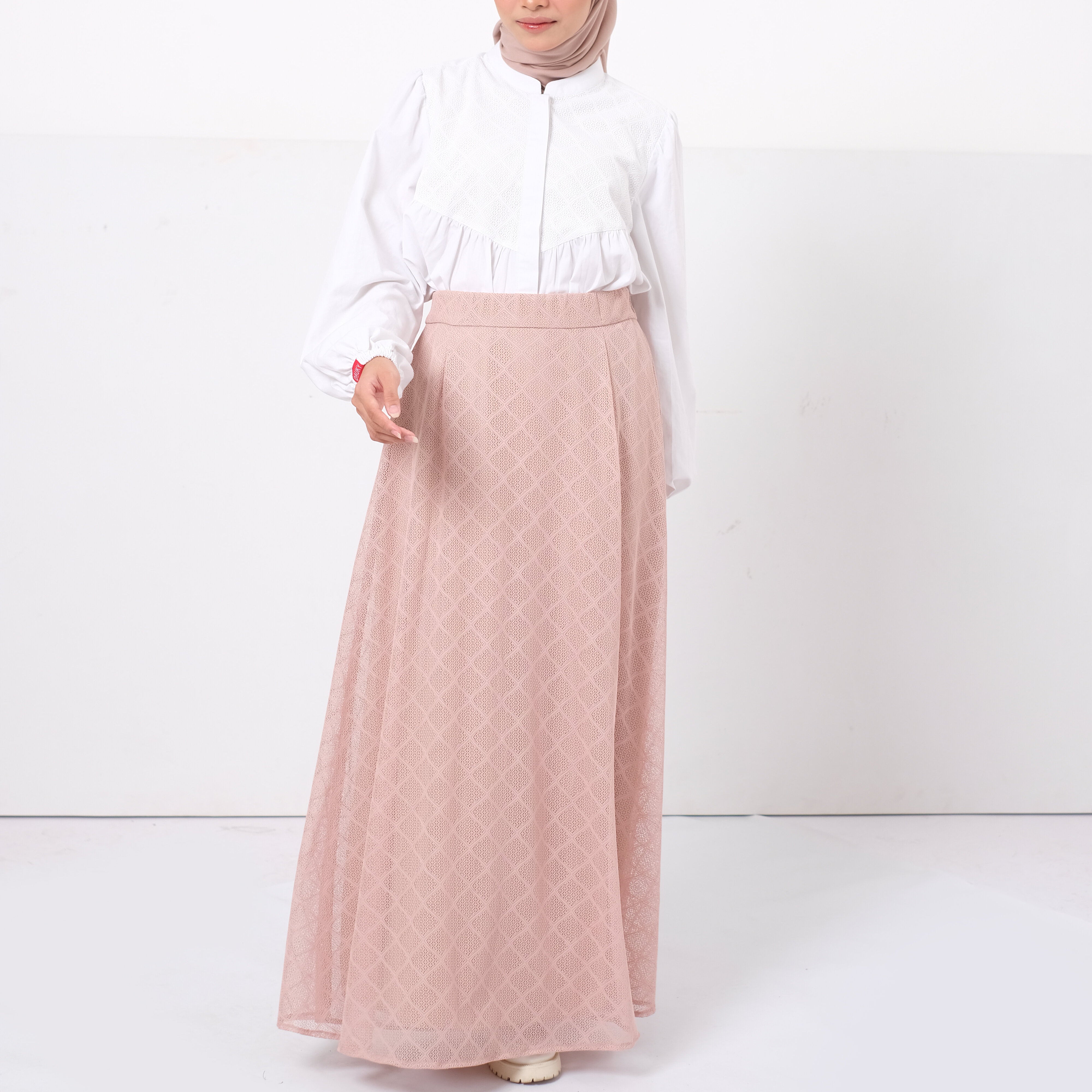 Dauky Bawahan Skirt Lace Katun - Nude