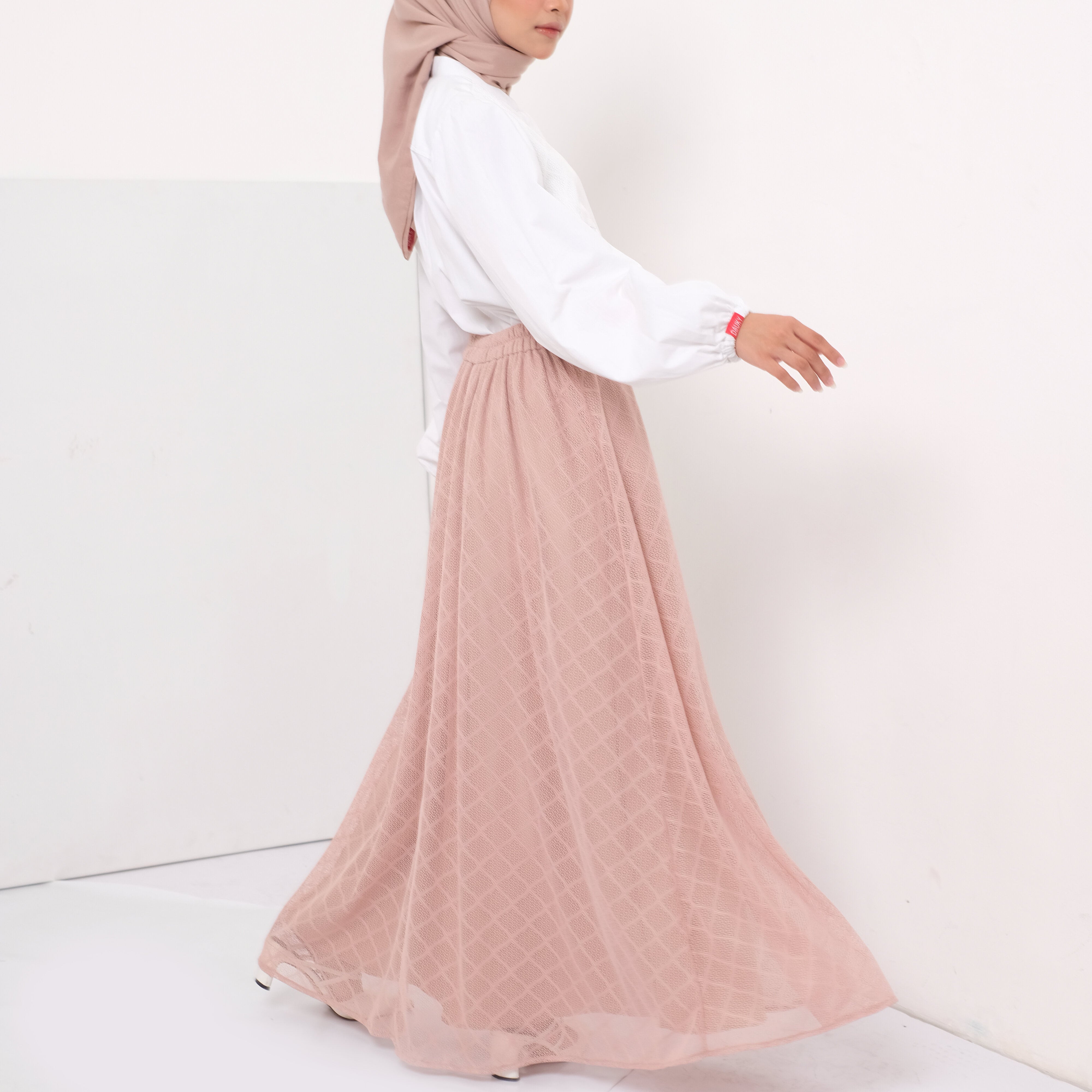 Dauky Bawahan Skirt Lace Katun - Nude