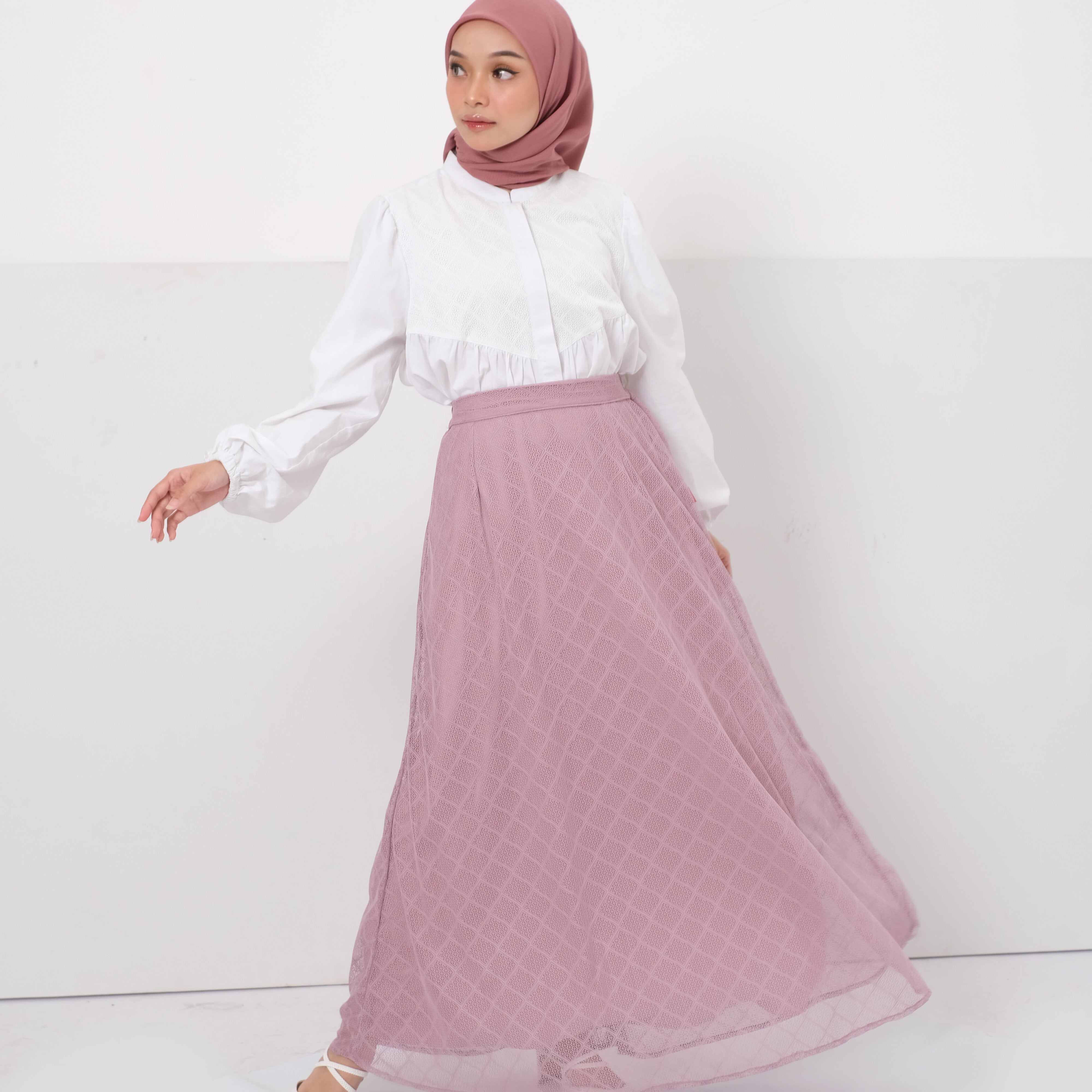 Dauky Bawahan Skirt Lace Katun - Ungu