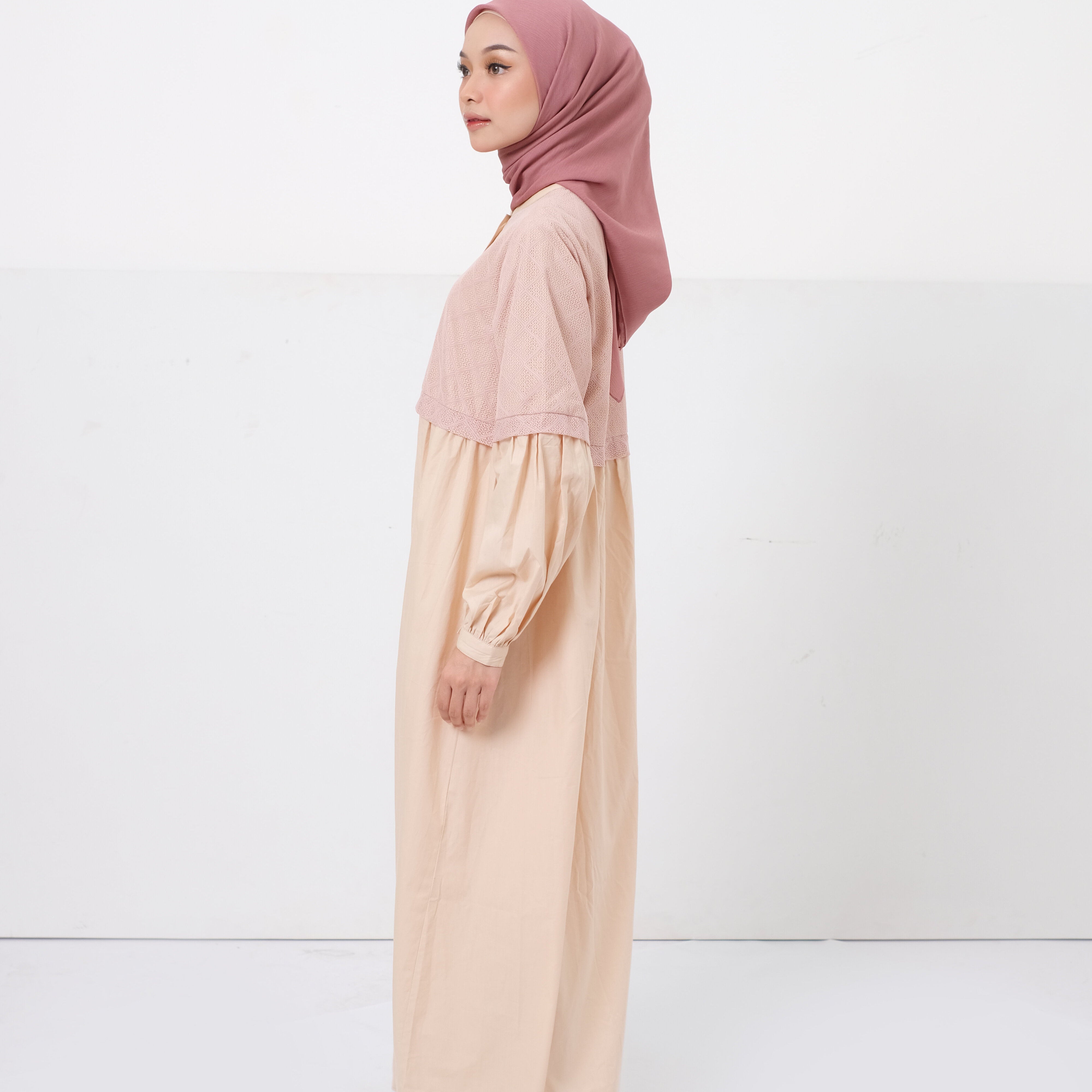 Dauky Gamis Wanita L Dress Lace Katun - Nude