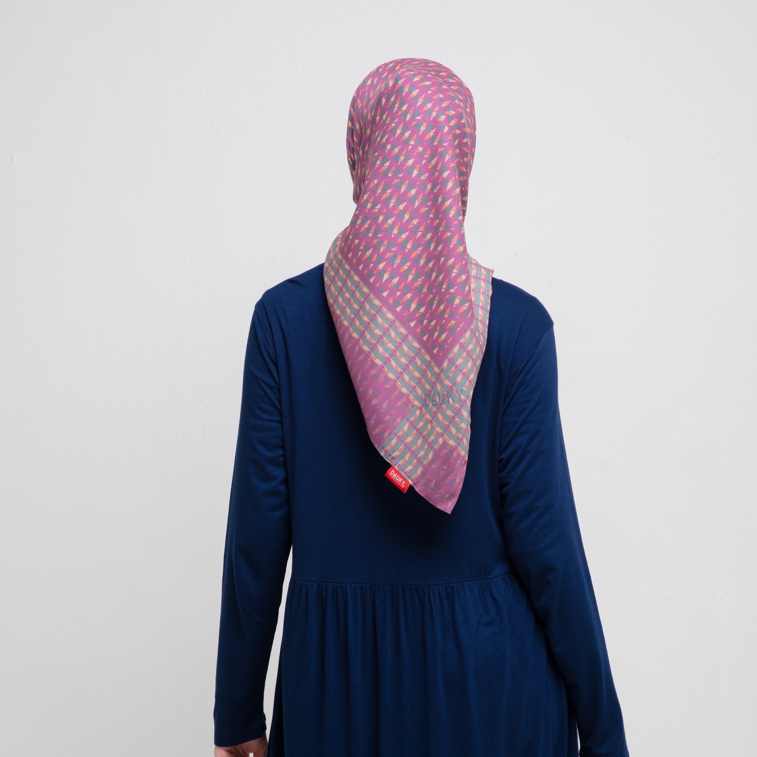 Jilbab Segi Empat Dauky Permadani Scarf - Dusty Pink
