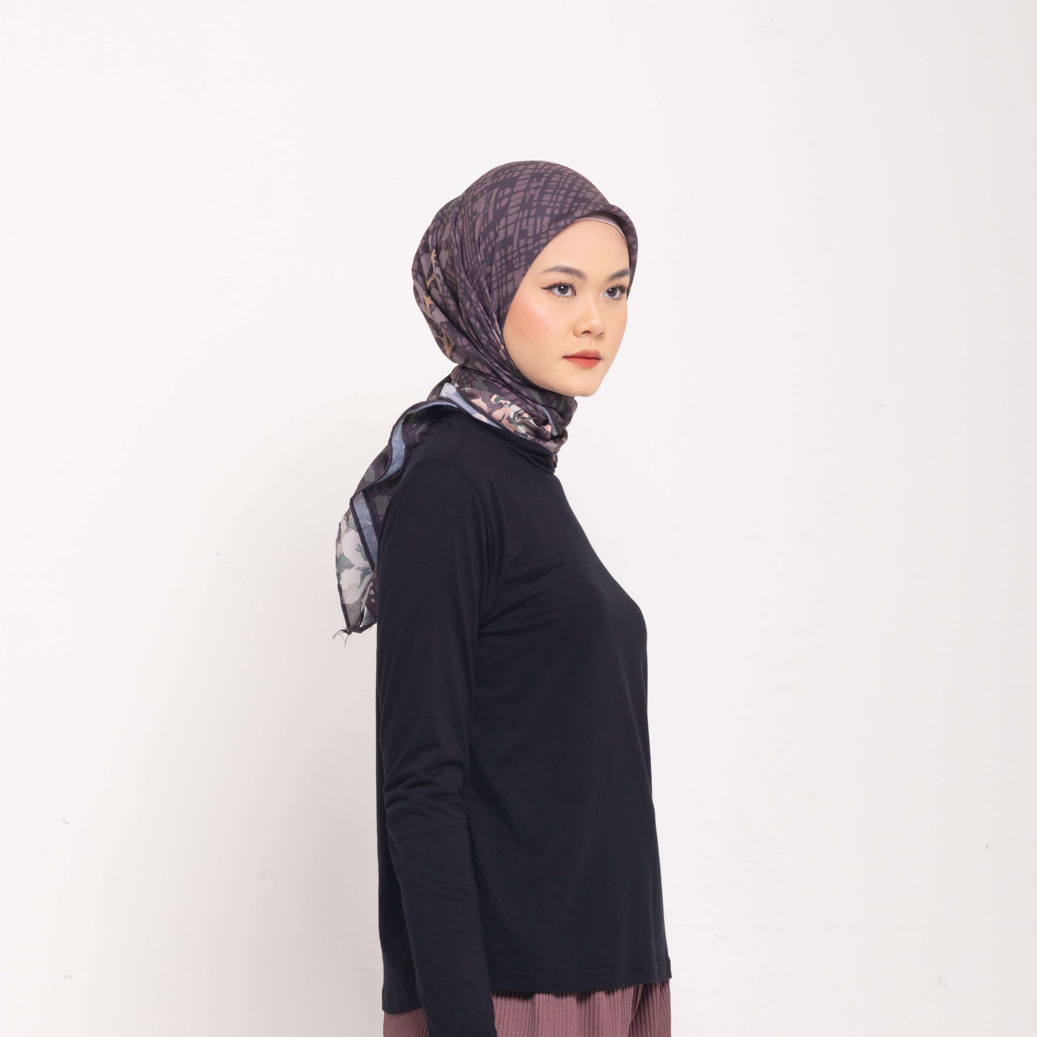 #color_hitam
