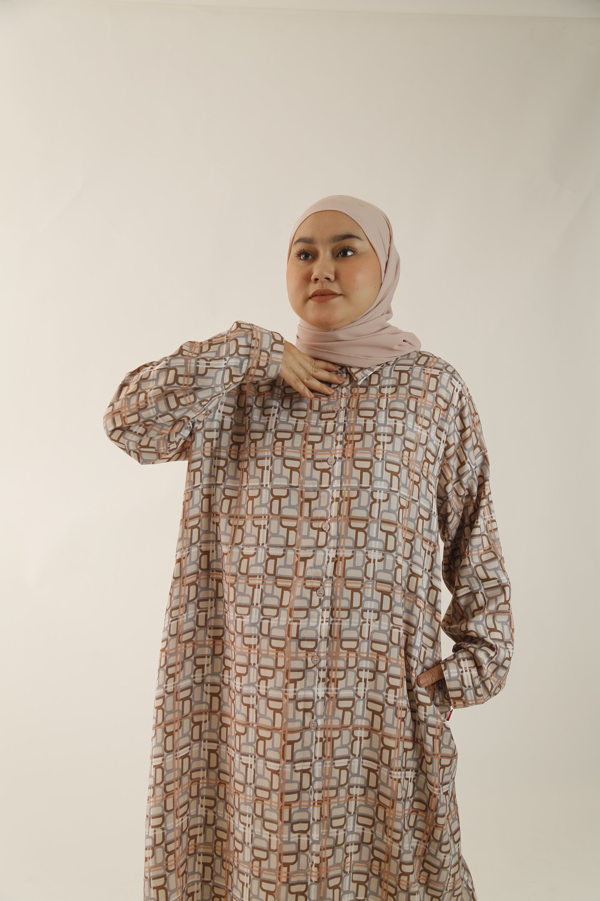 Dauky M Dress Monogram Series - Nude