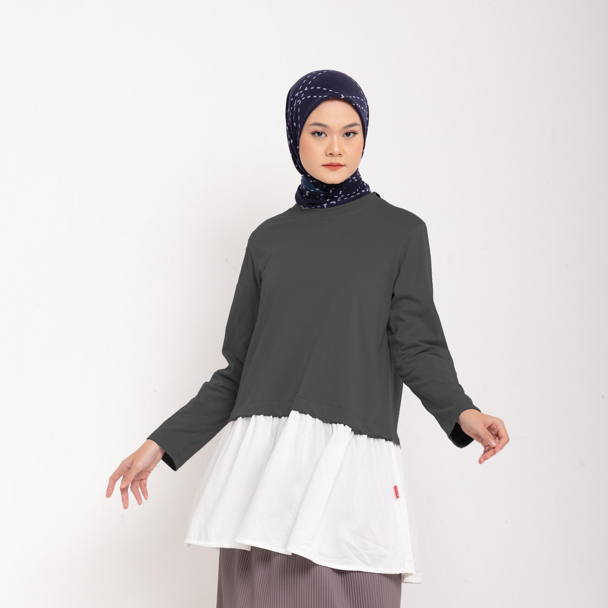 M Tunik Combed Ruffles Rayon - Hitam