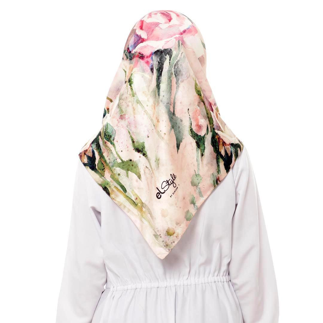 SALYA LAKENZA Random
