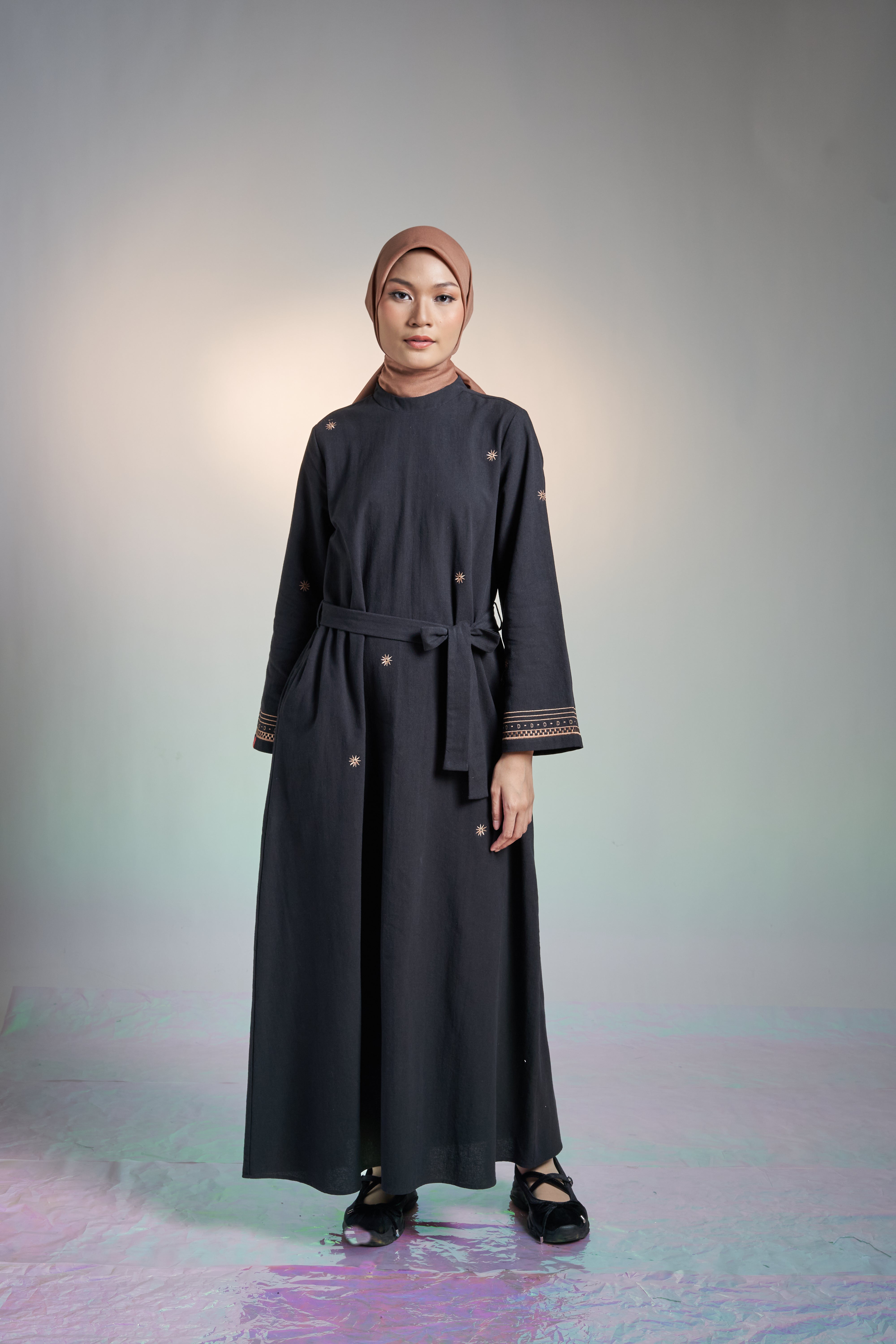 L Dress Classic Sydney - Black