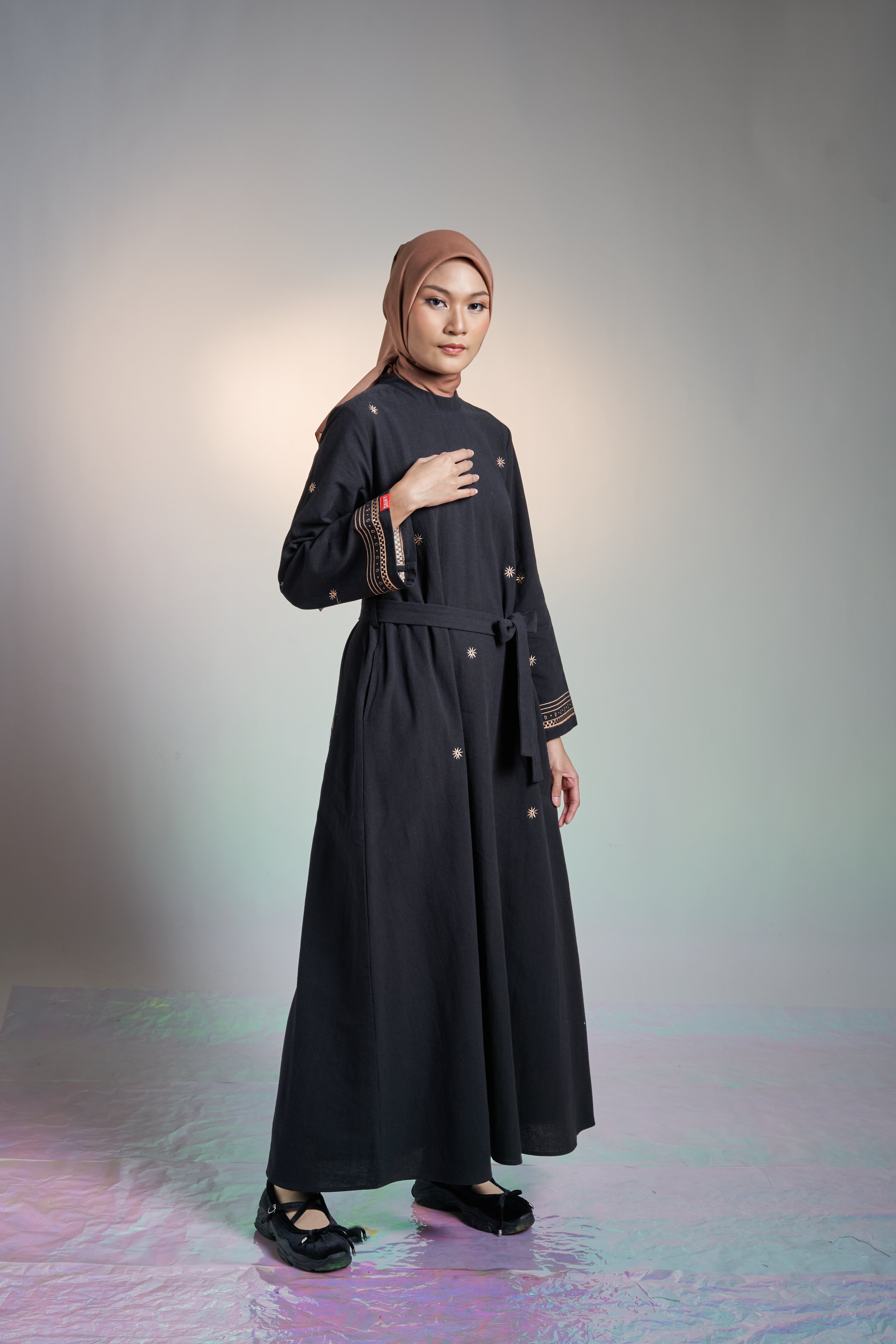 L Dress Classic Sydney - Black