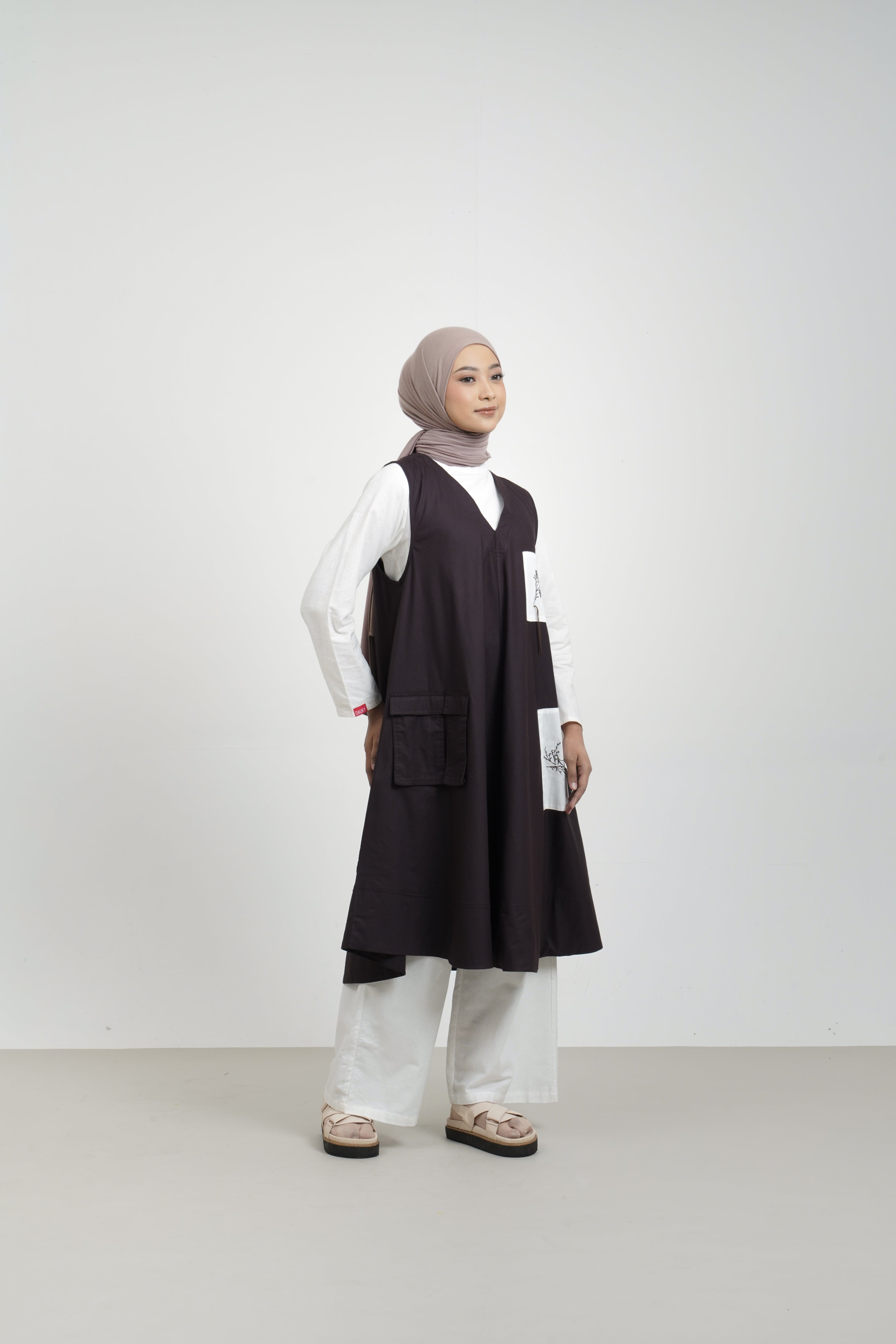 M Dress Embro Patch Wanderer