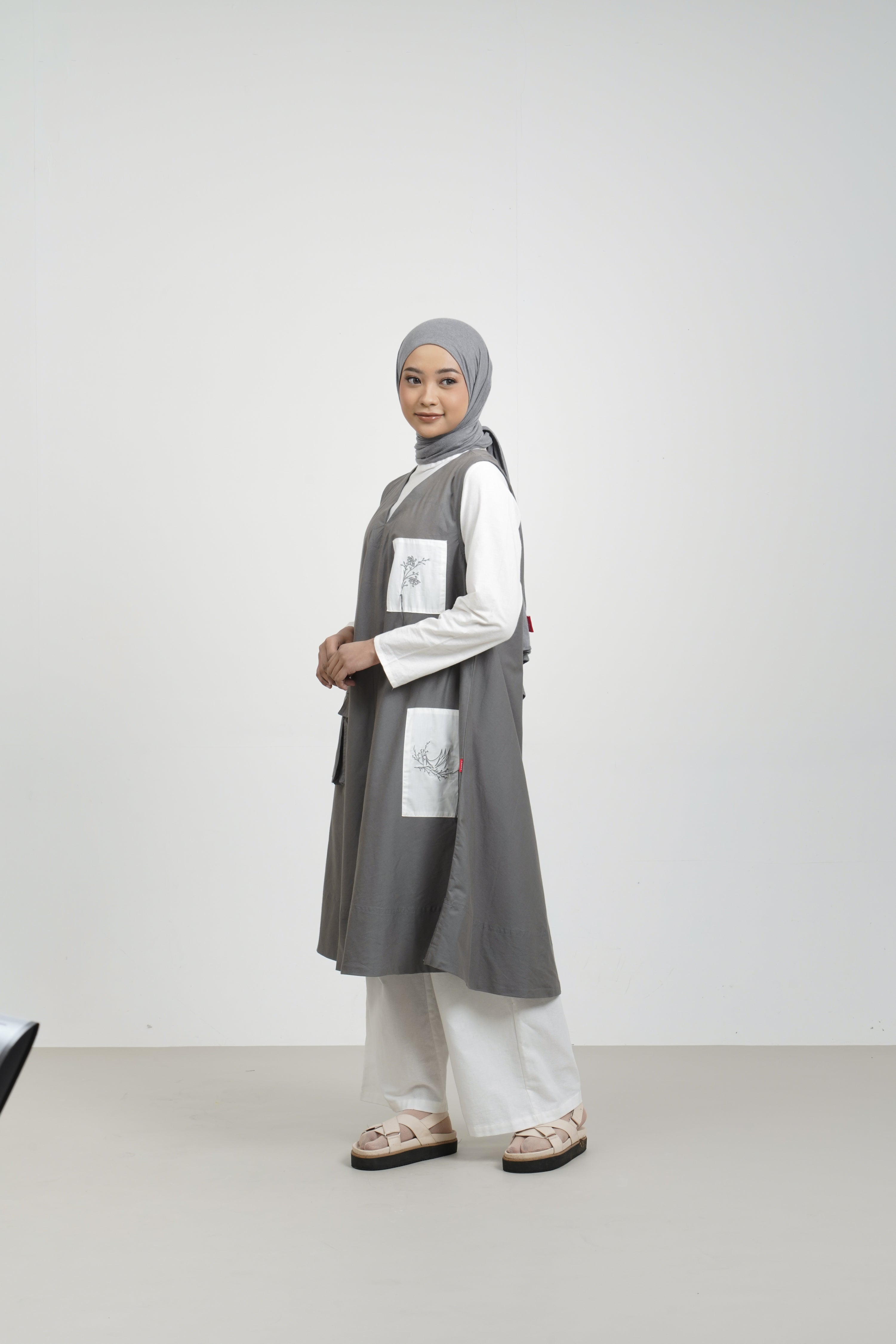 M Dress Embro Patch Wanderer