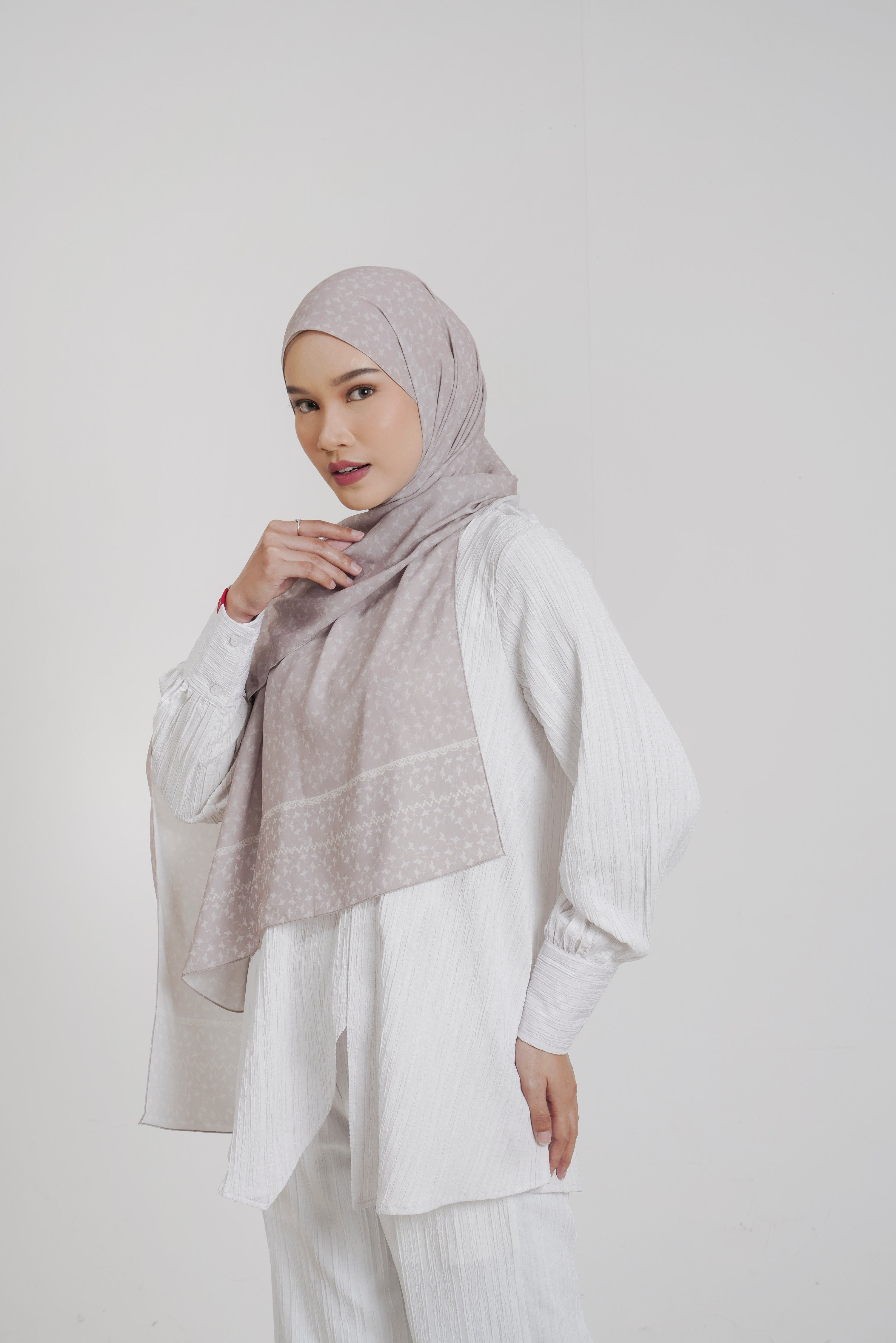 Bloom Bordered Pashmina