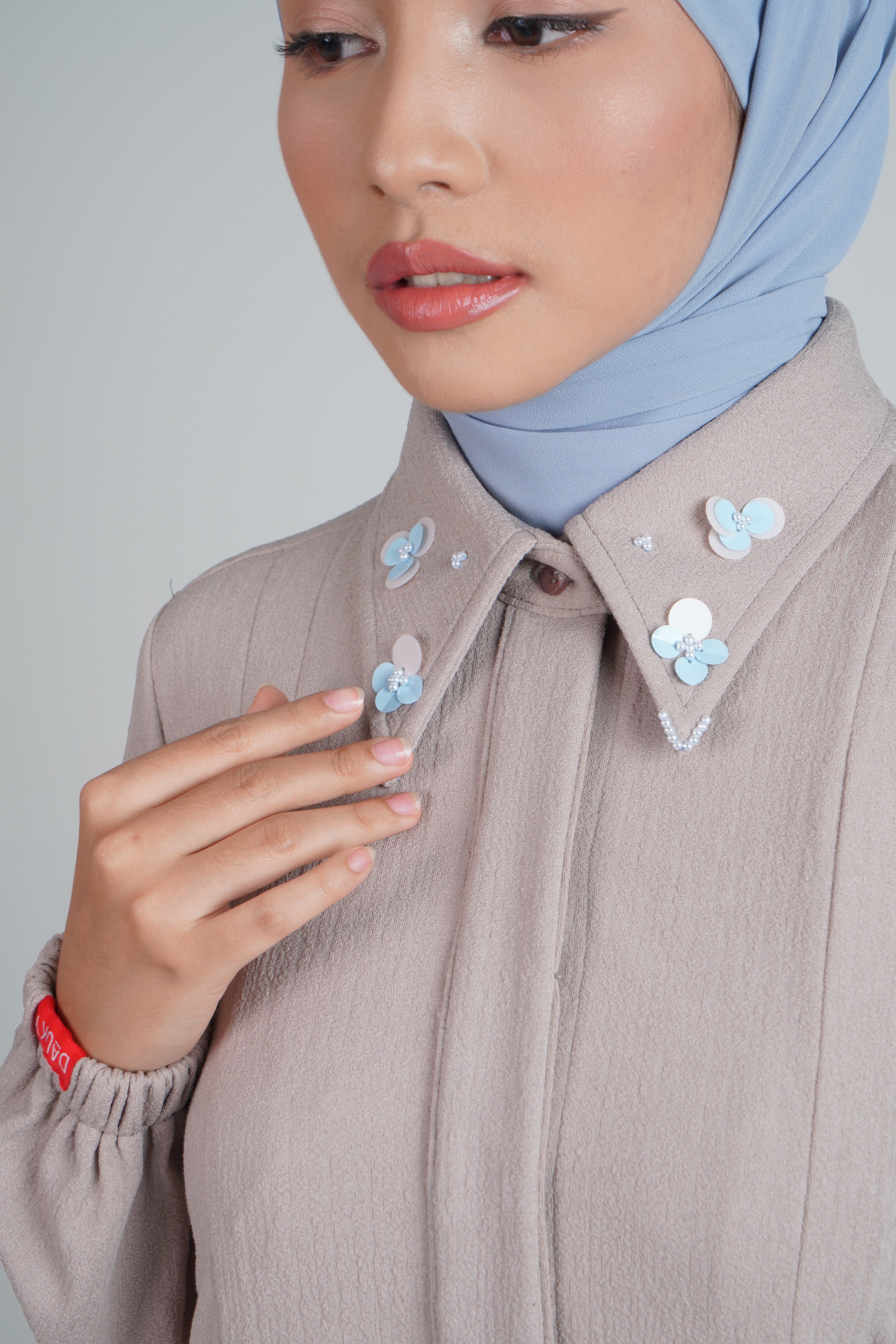 L TUNIC PLEATED SEQUIN