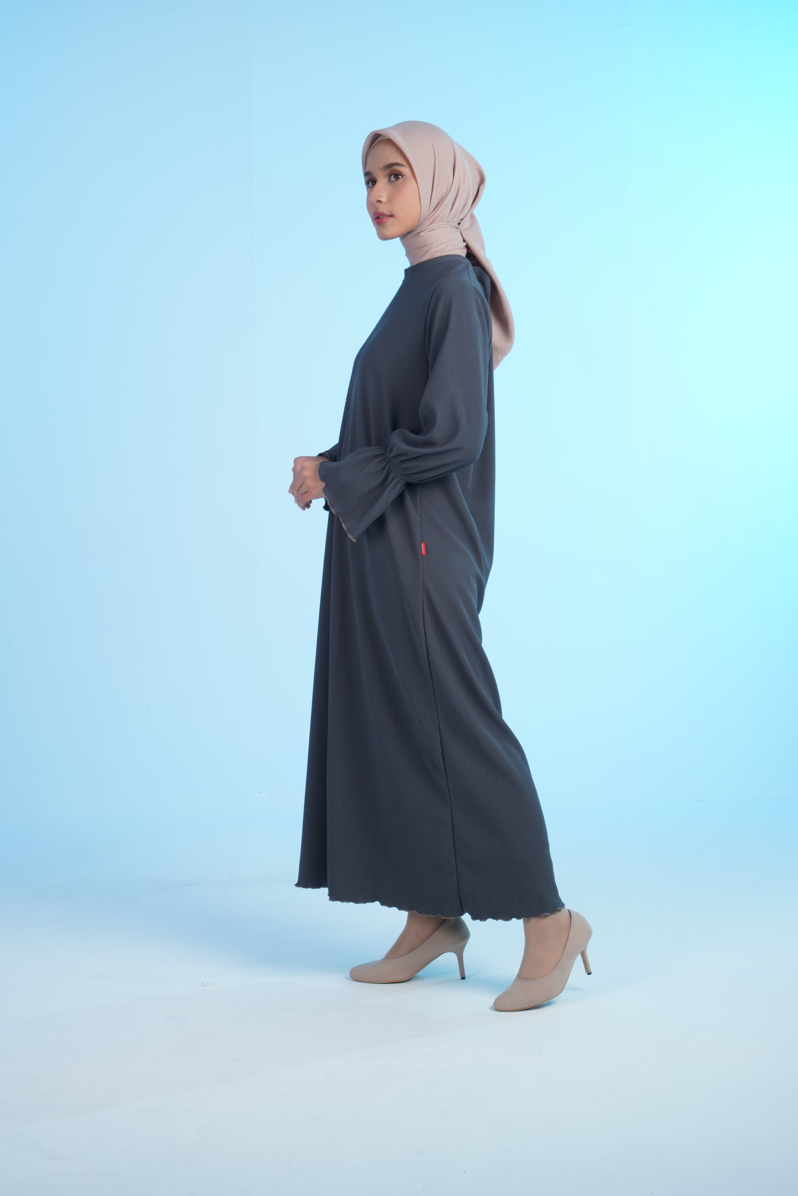 L DRESS CONTRASTED LINE B