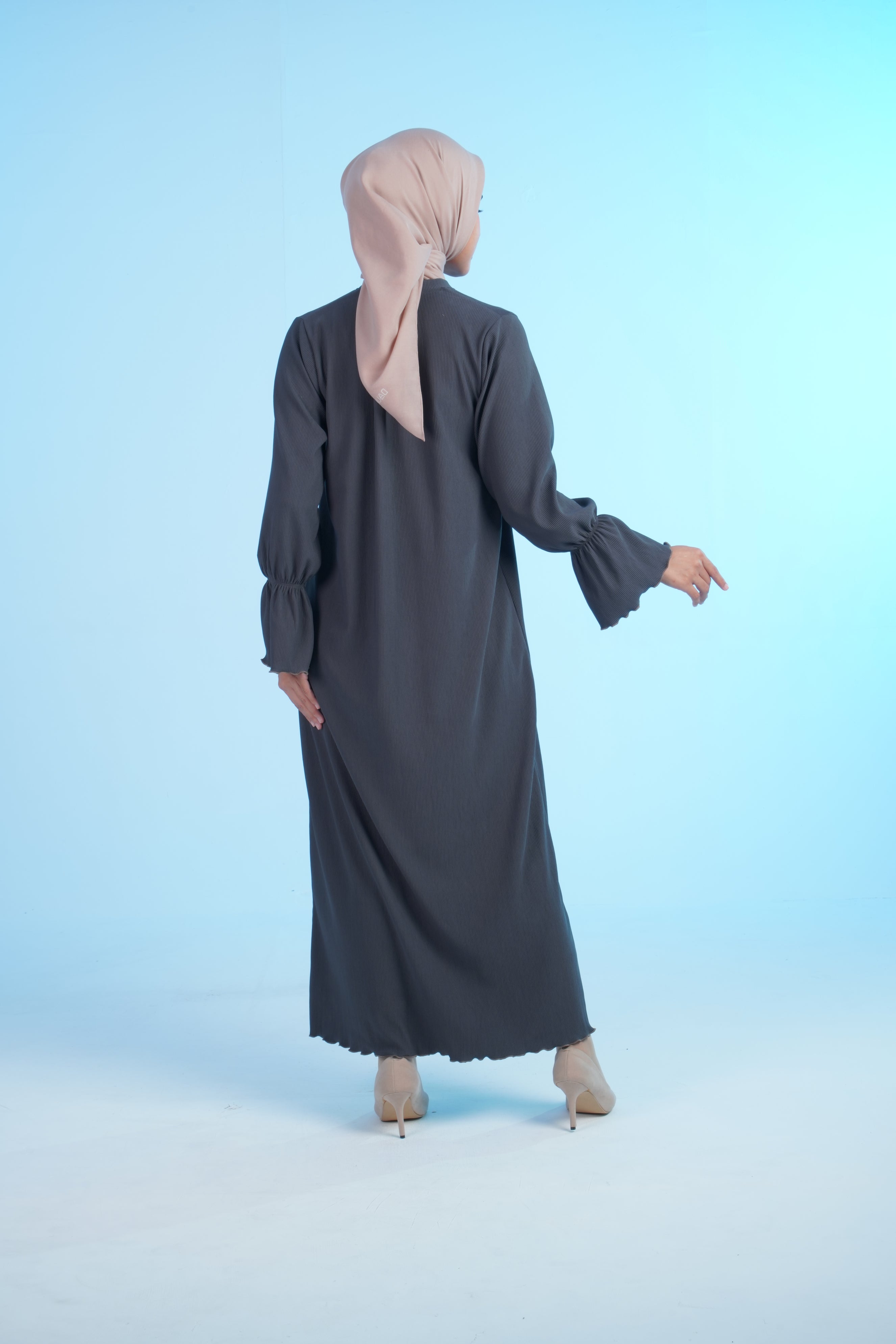 L DRESS CONTRASTED LINE B