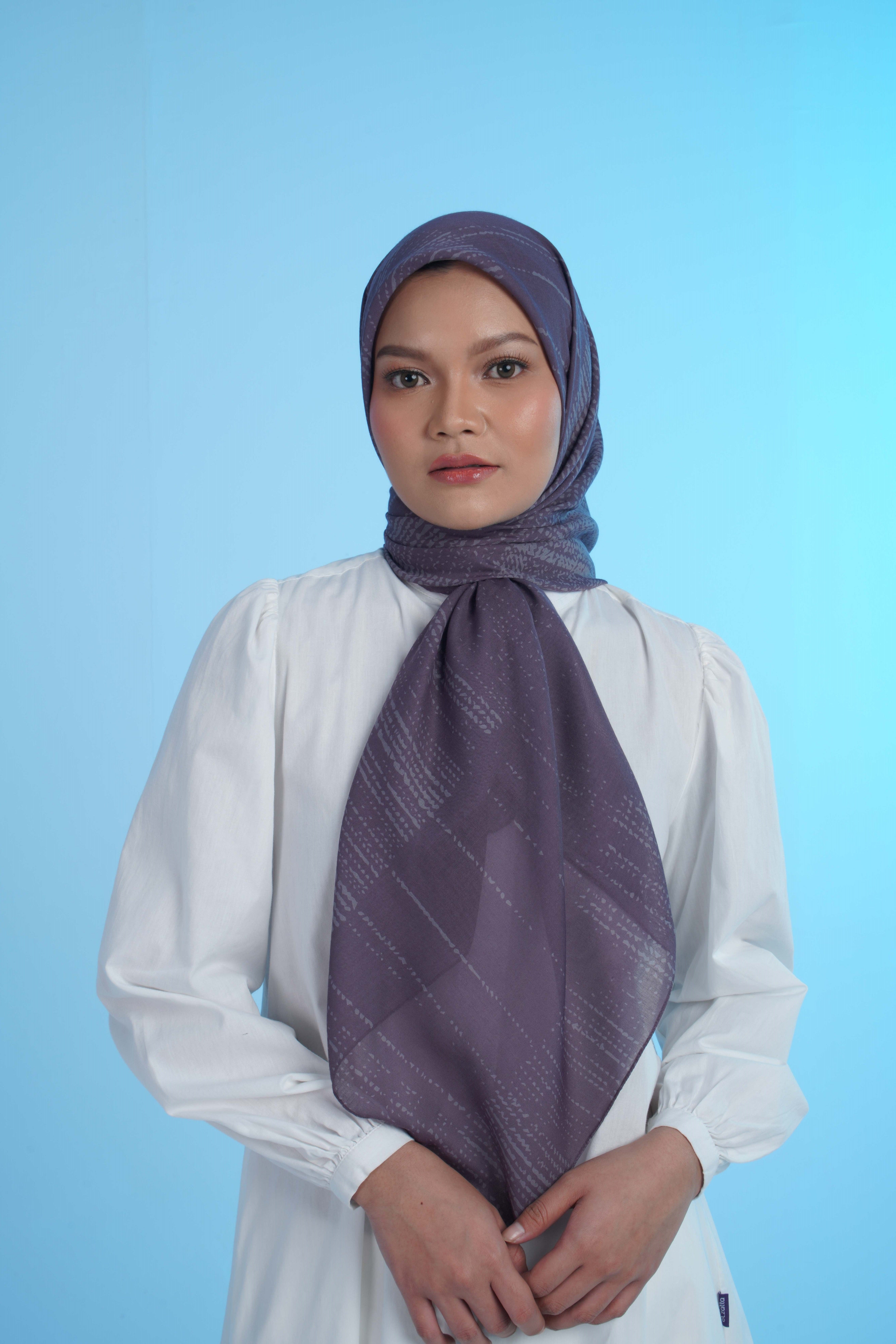 ABSTRACT PLAID SCARF
