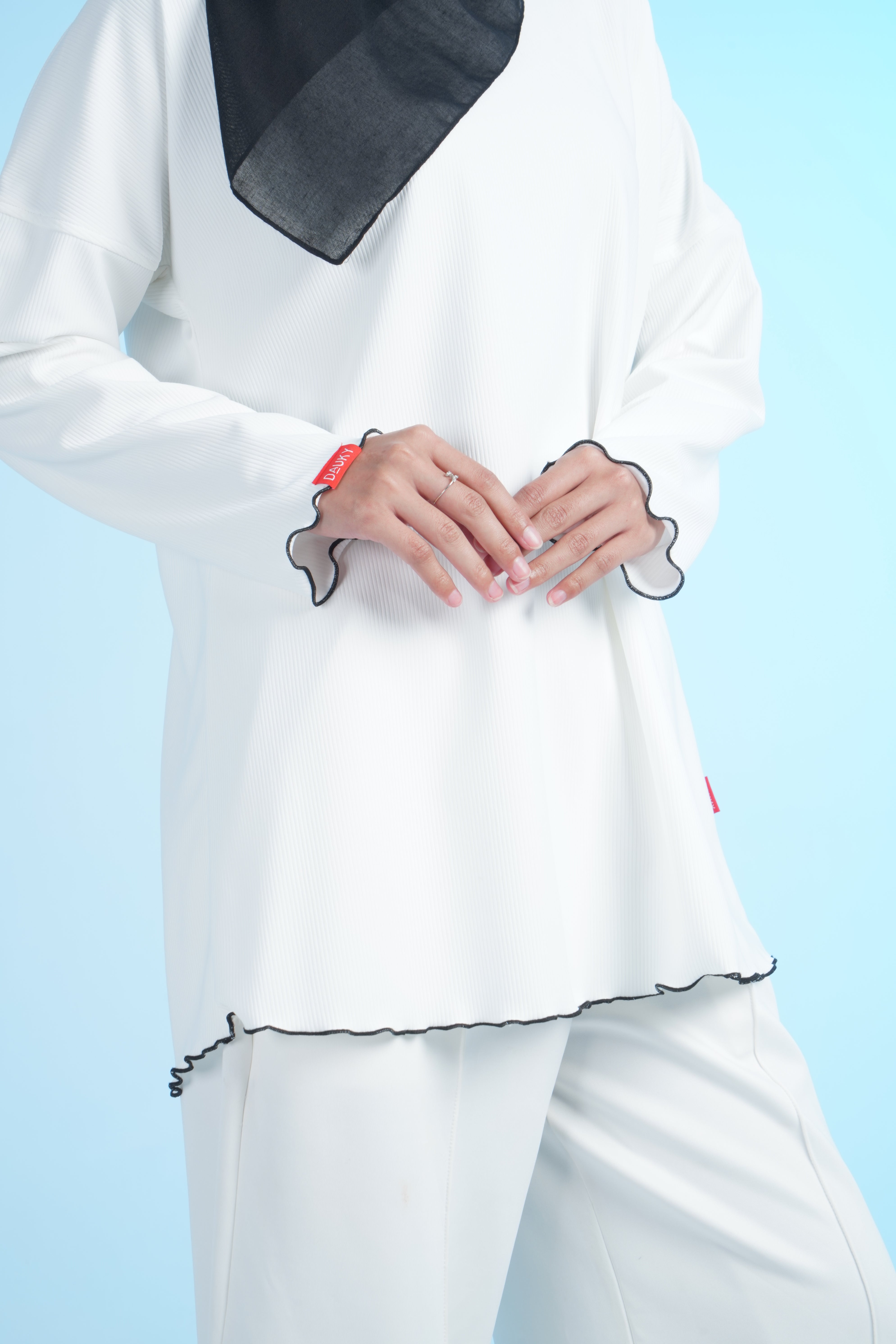 M TUNIC BS CONTRASTED LINE