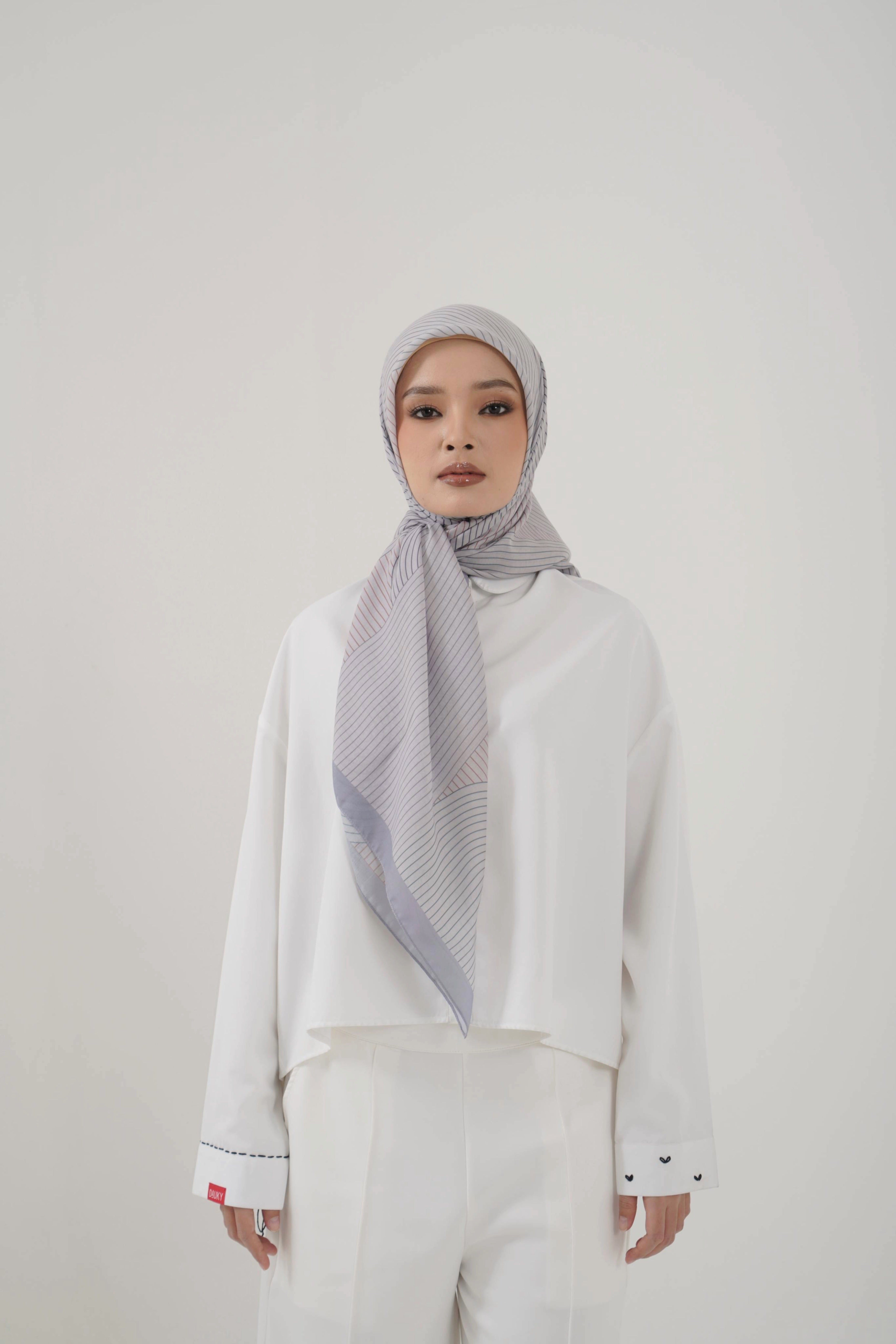 Curved Line Scarf