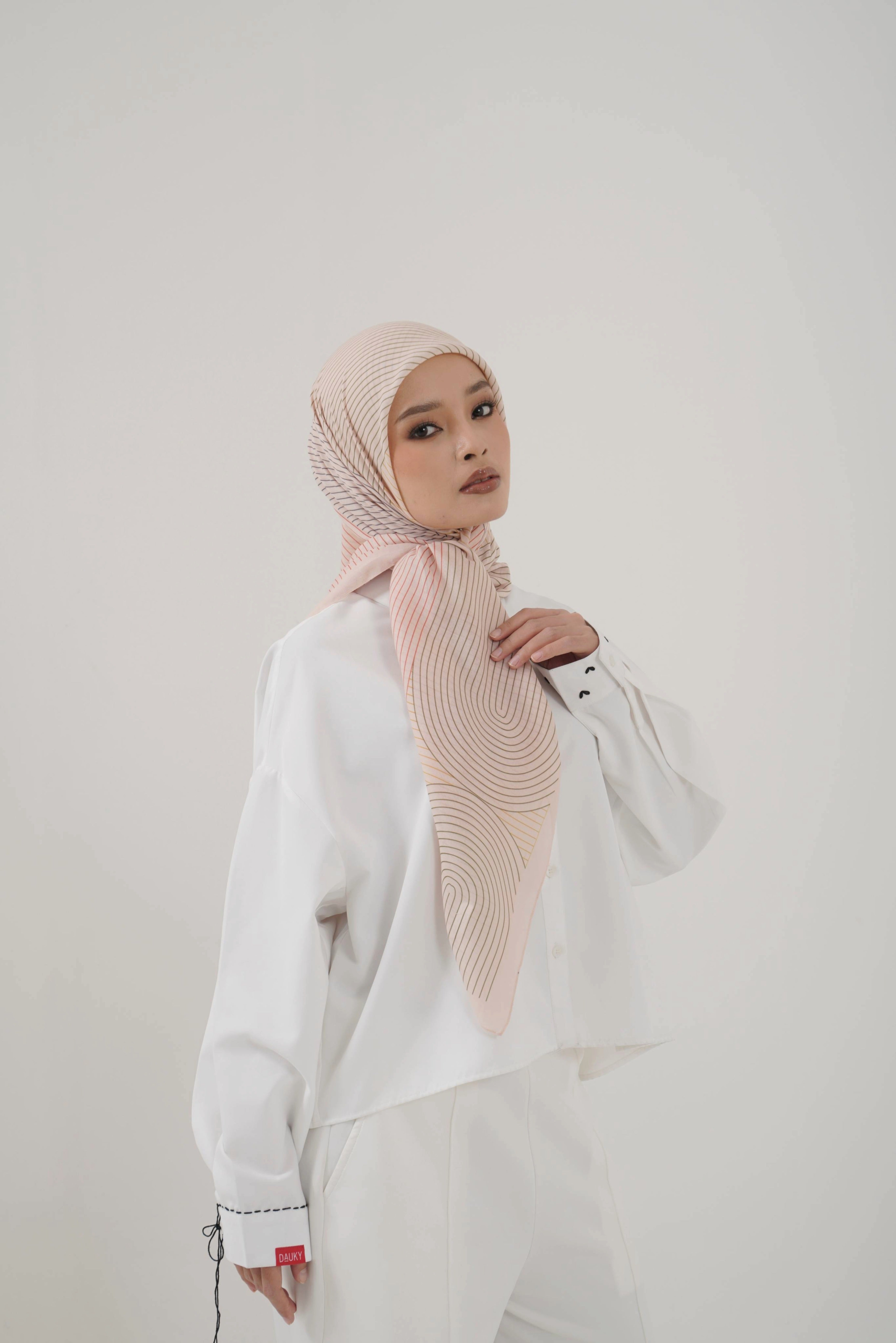 Curved Line Scarf