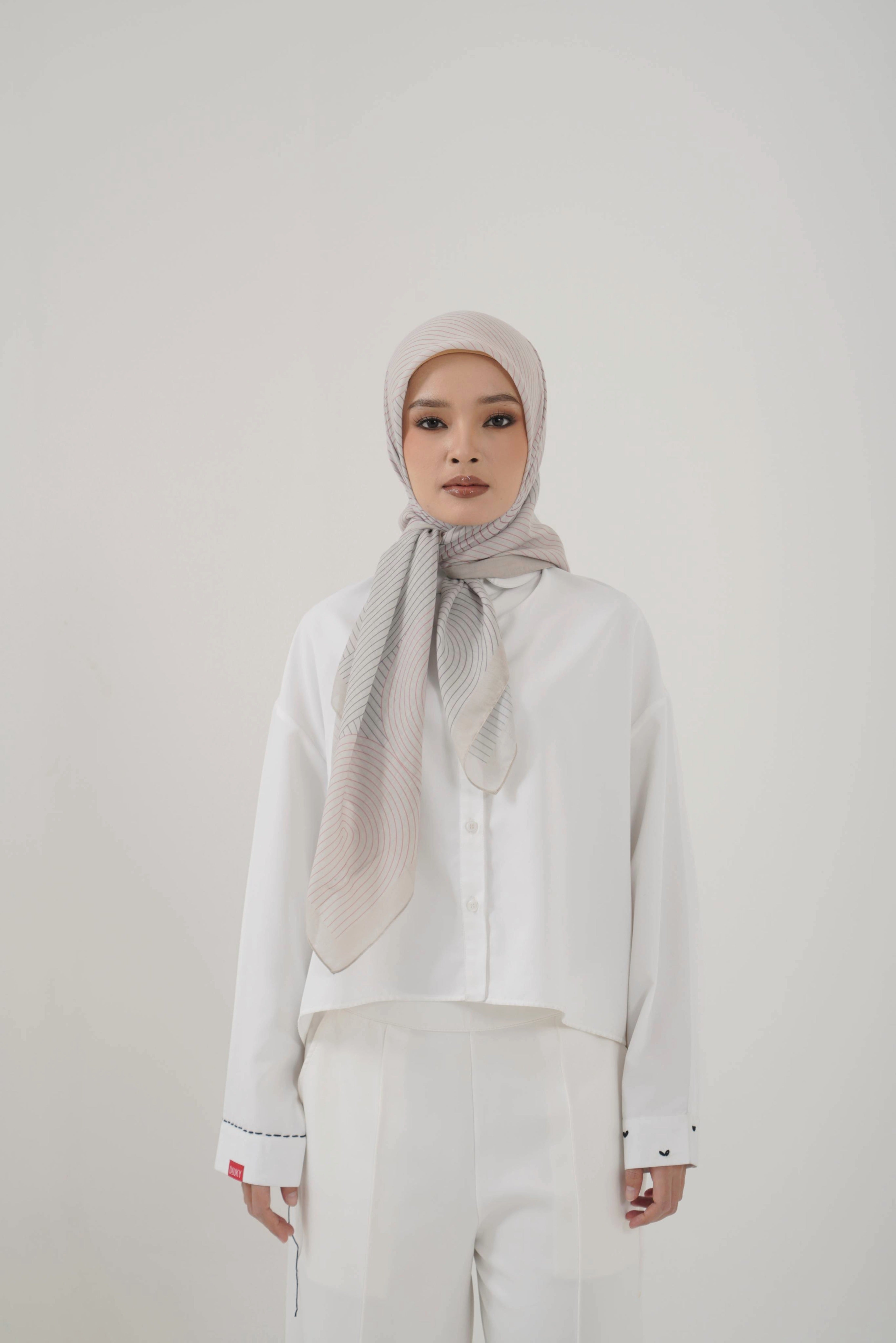 Curved Line Scarf