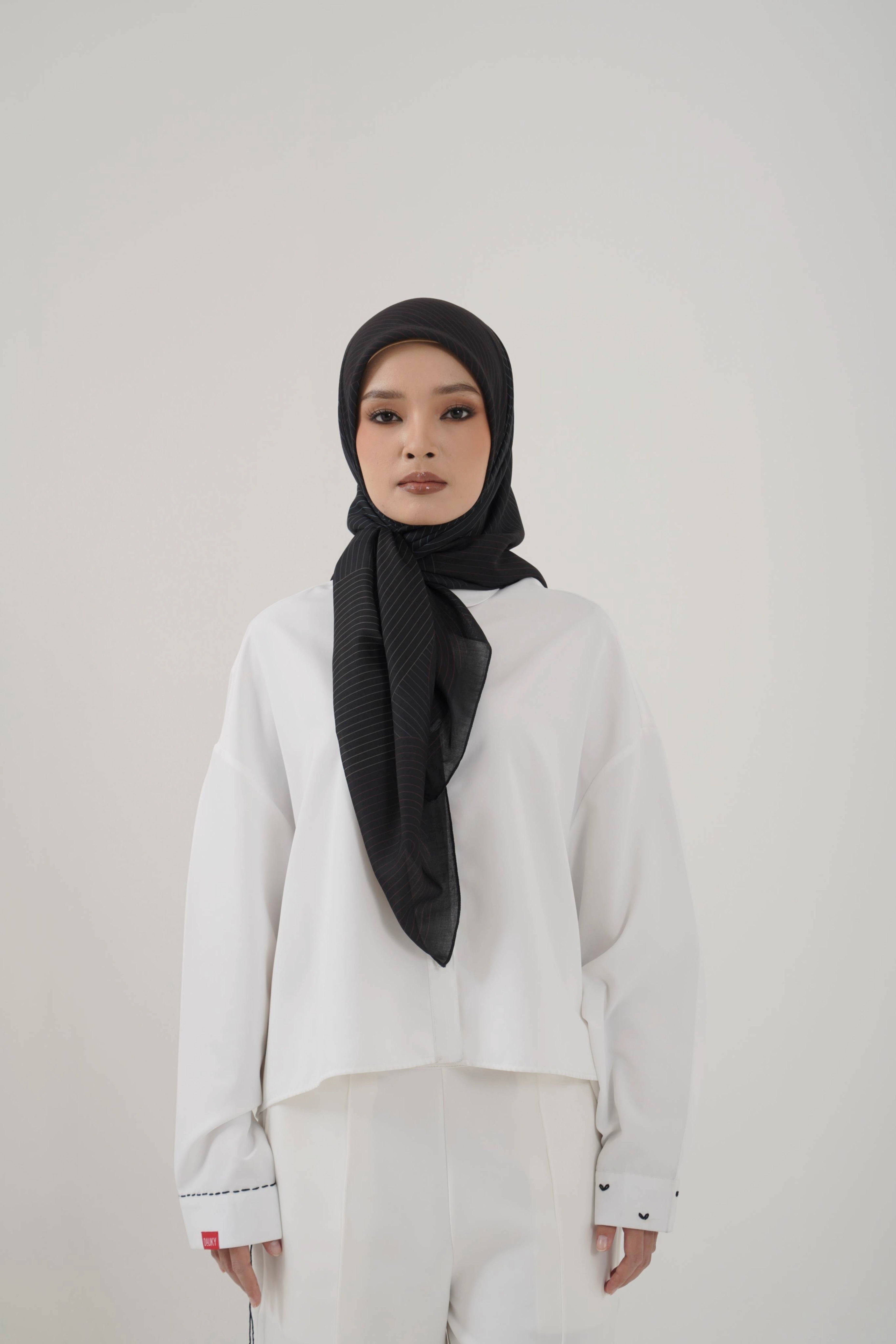Curved Line Scarf