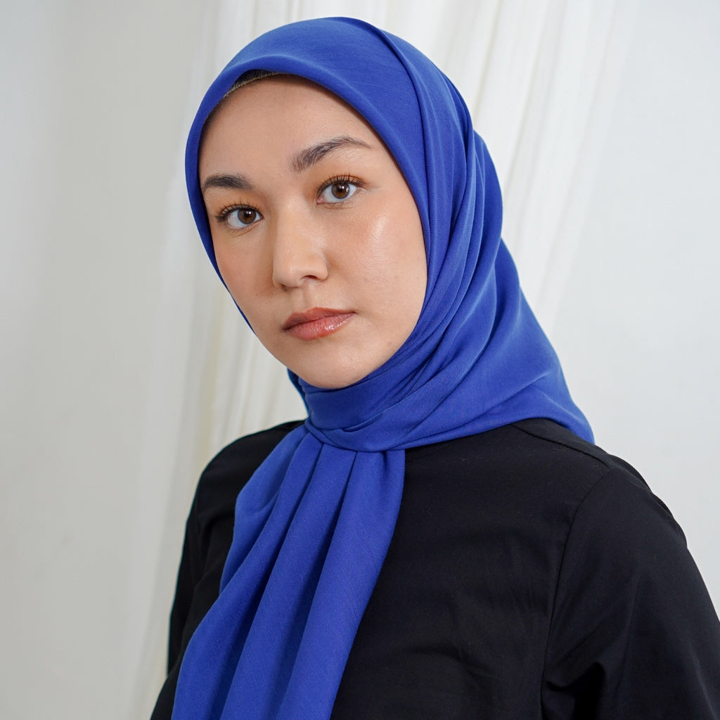 Dauky - Hijab Kerudung Segiempat Scarf Ultrafine - Biru Electric