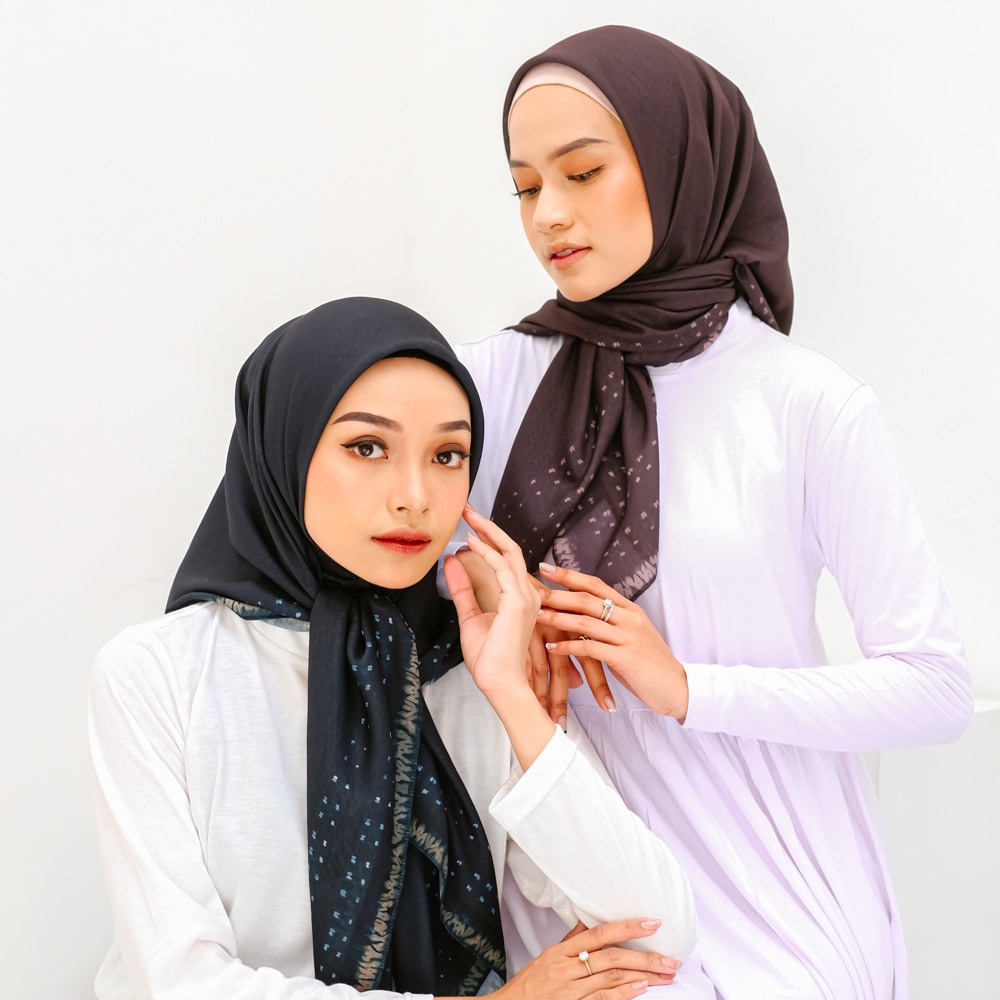 DAUKY Hijab Kerudung Segiempat Celup Ikat Scarf - Ungu