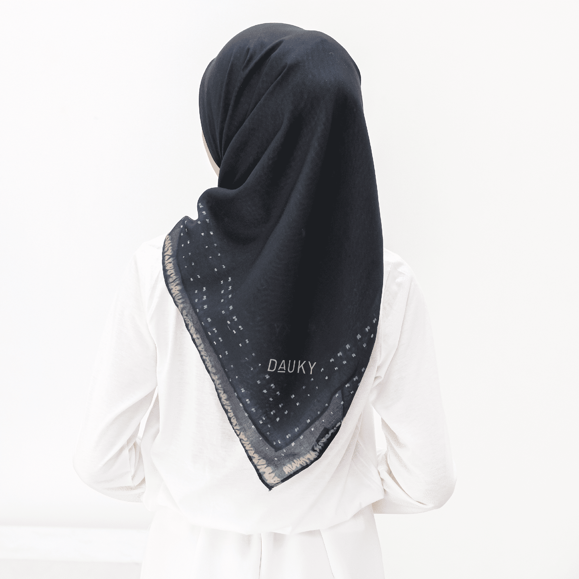 DAUKY Hijab Kerudung Segiempat Celup Ikat Scarf - Navy