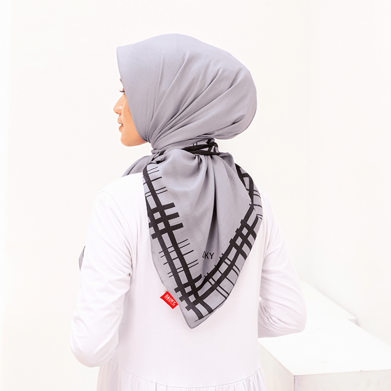 DAUKY Hijab Kerudung Segiempat Gingham Scarf - Siver Grey