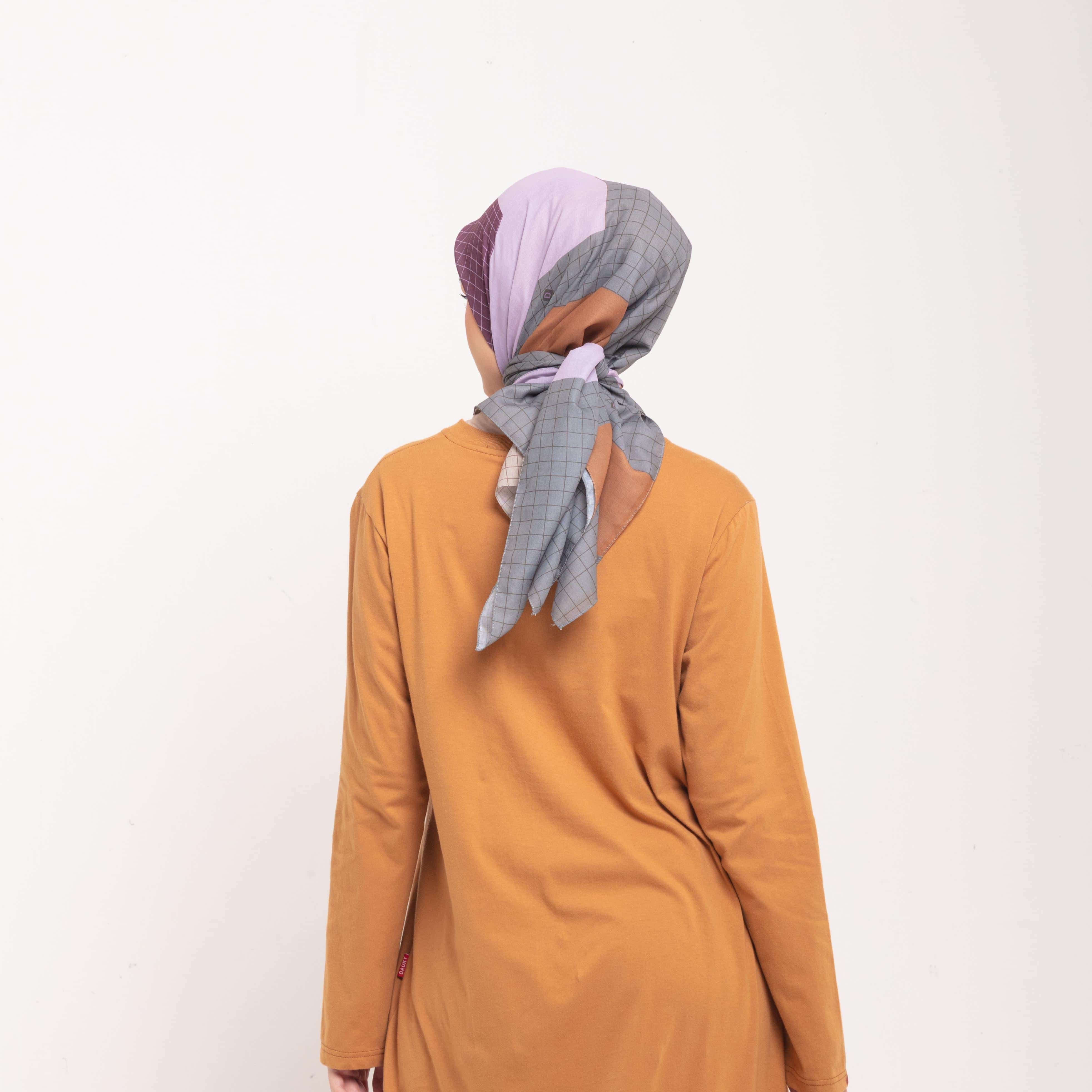 Dauky Hijab Segiempat Monogram Line Scarf - Orange