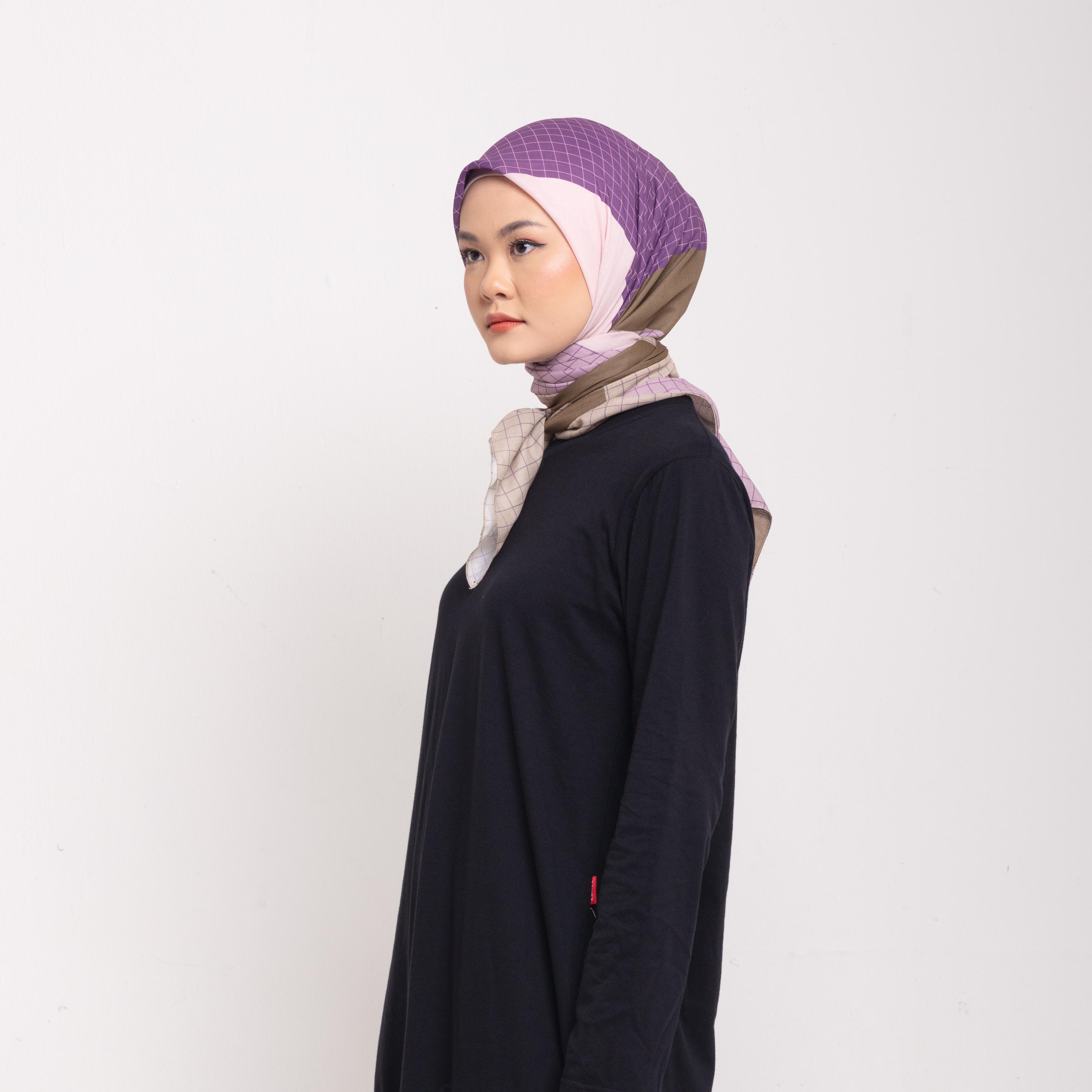 Dauky Hijab Segiempat Monogram Line Scarf - Olive