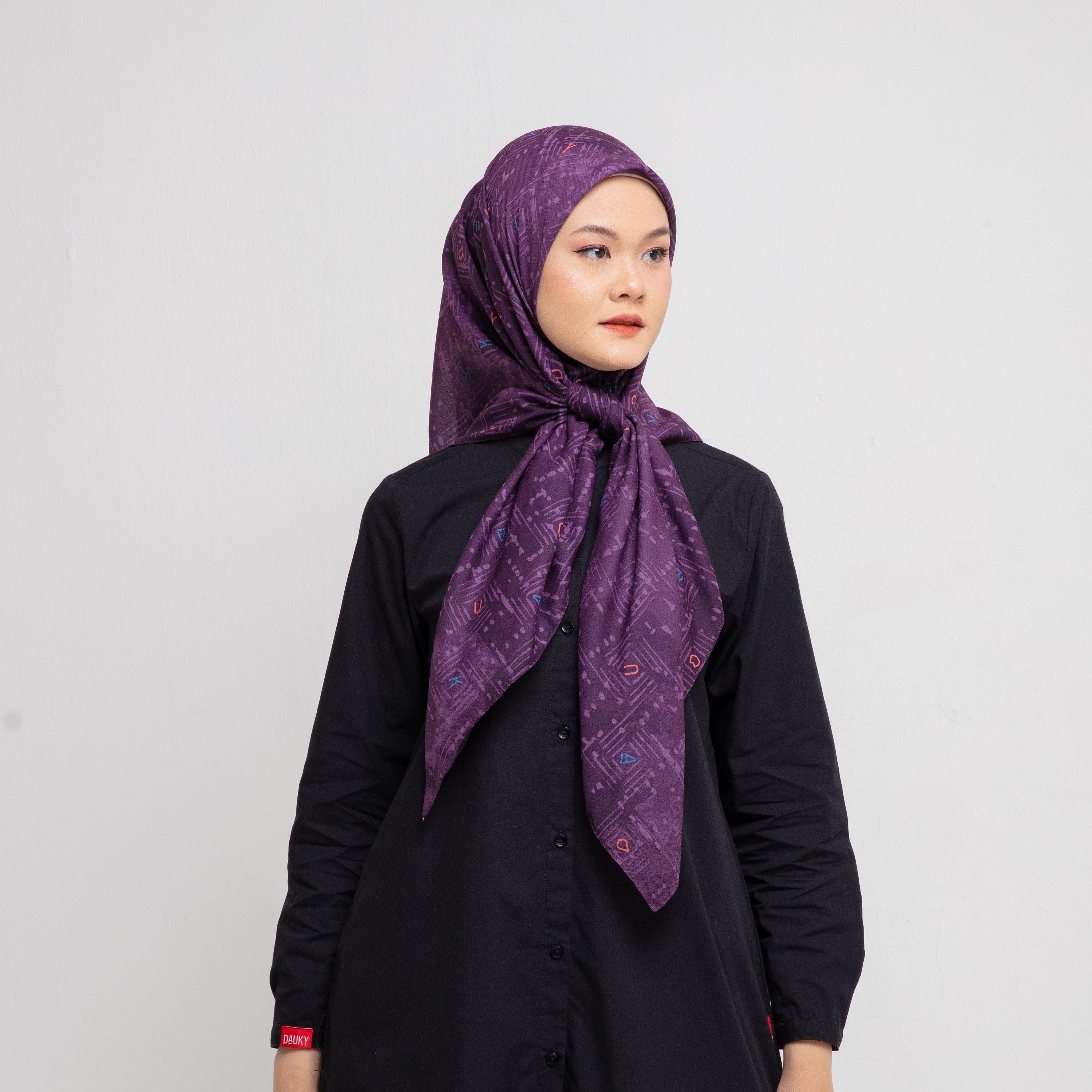 Dauky Hijab Segiempat Square Line Scarf - Ungu