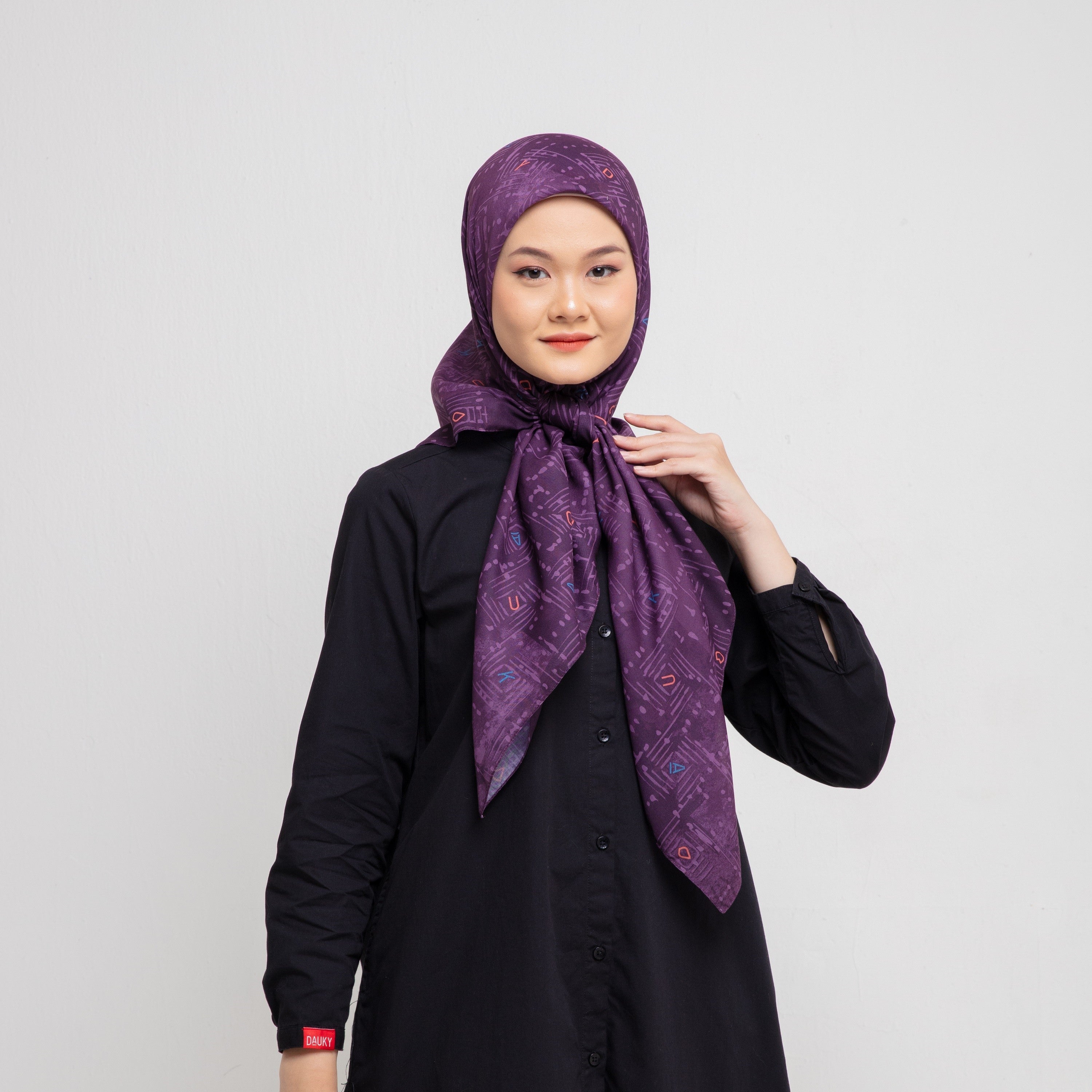 Dauky Hijab Segiempat Square Line Scarf - Ungu