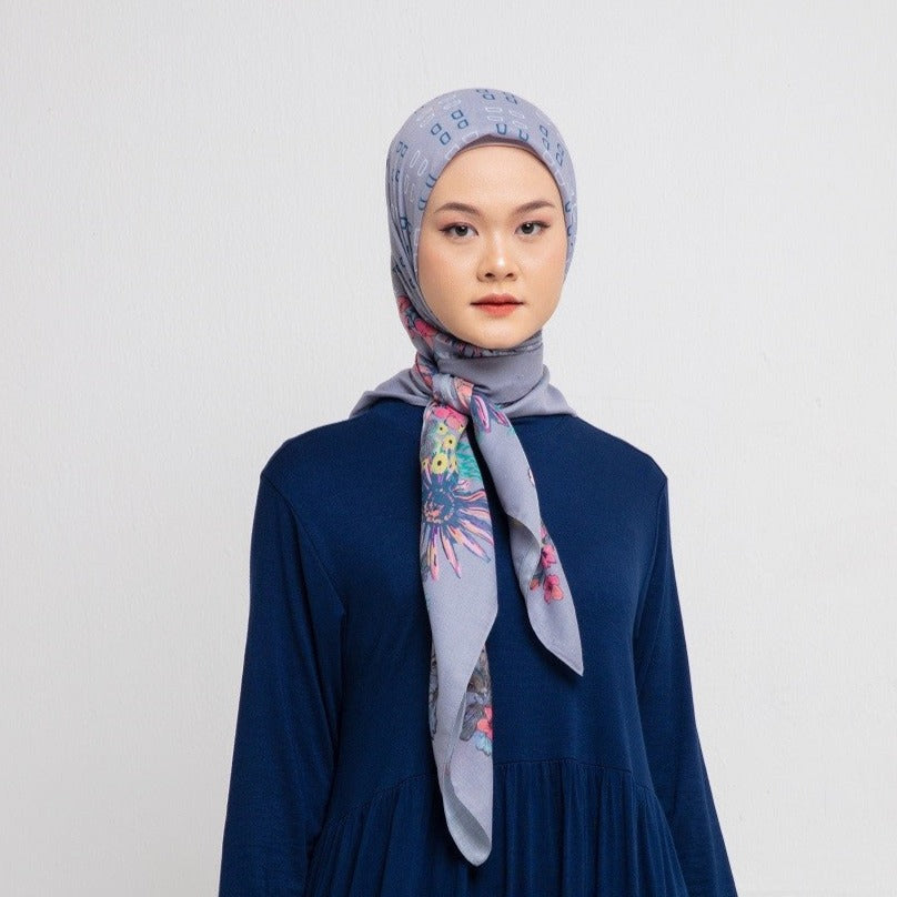 Jilbab Segiempat Dauky Floral Pattern Premium Scarf - Grey