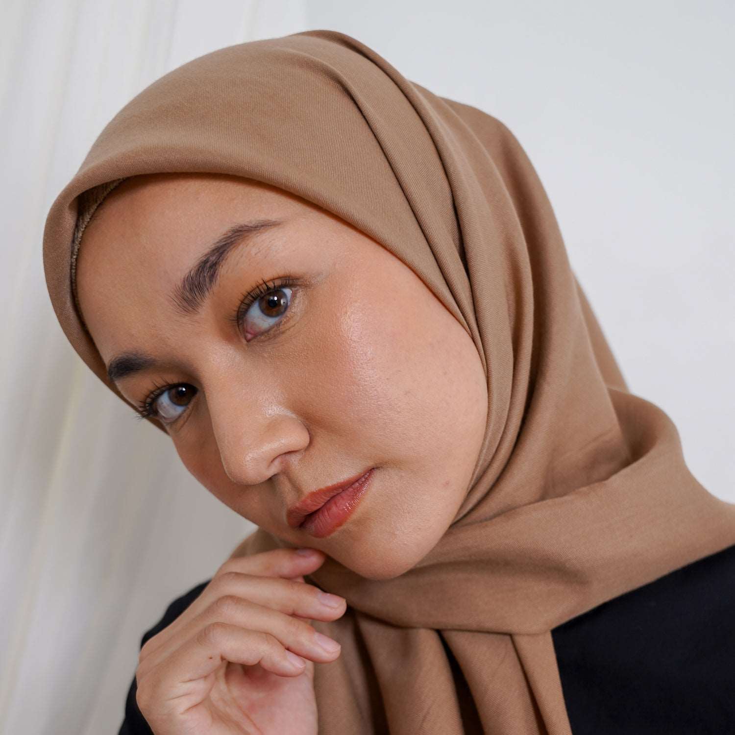 Dauky - Hijab Kerudung Segiempat Scarf Ultrafine