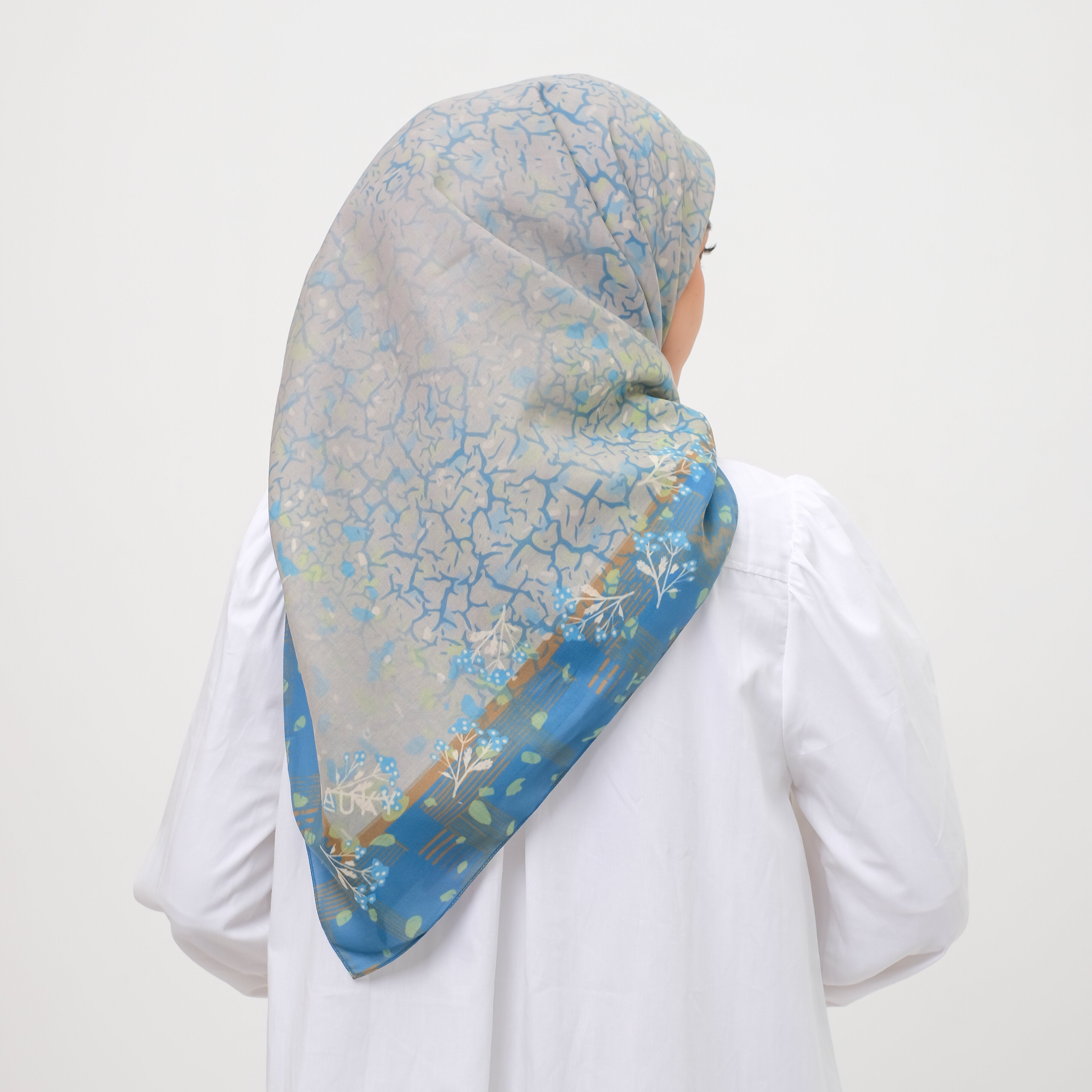 Dauky Hijab Segiempat Tokyo Pattern Scarf - Biru